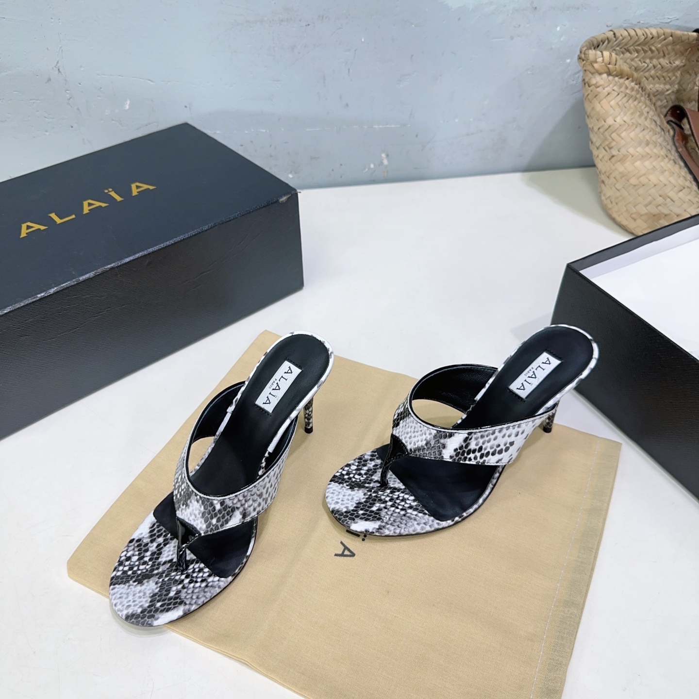 French Luxury Brand: Alaia’s High-Quality Handcrafted Footwear Collection - 图片 8