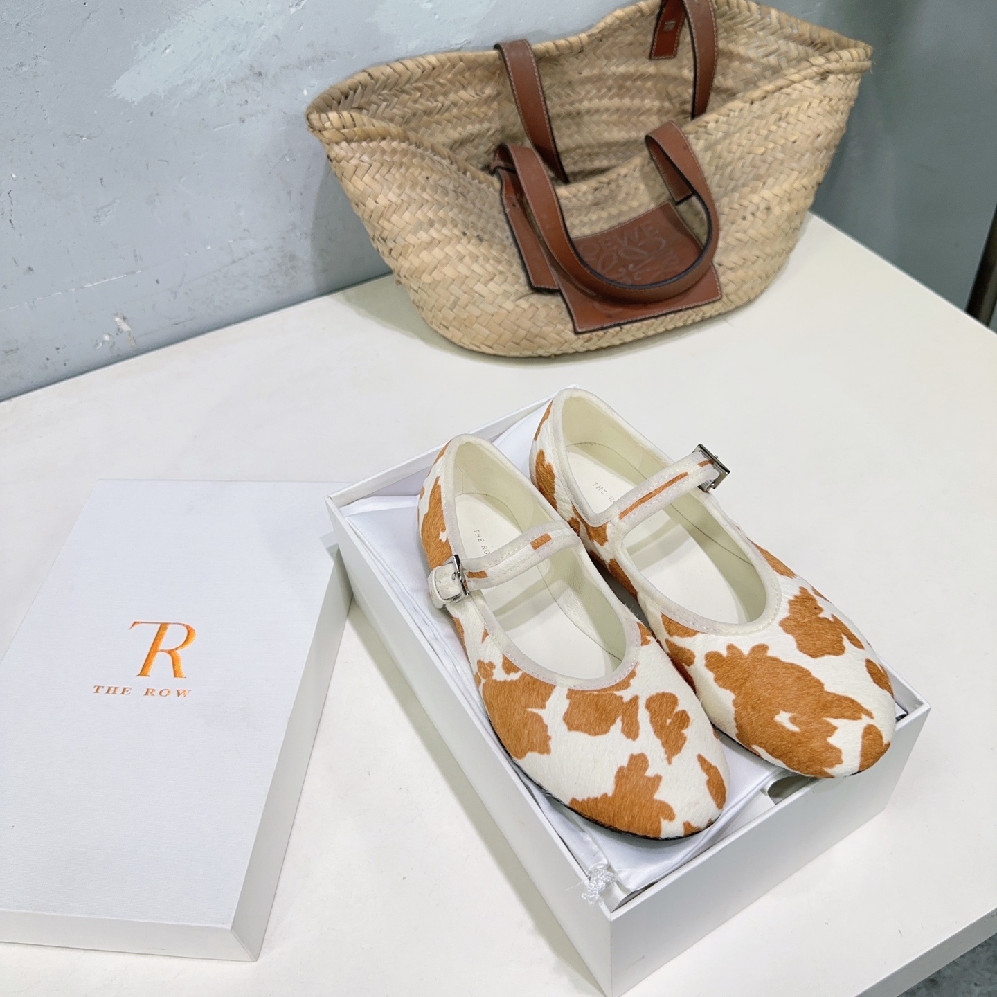 High-Quality Retro Mary Jane Flats: Simple Design, Imported Cheetah Skin, Original Rubber Base. - 图片 6