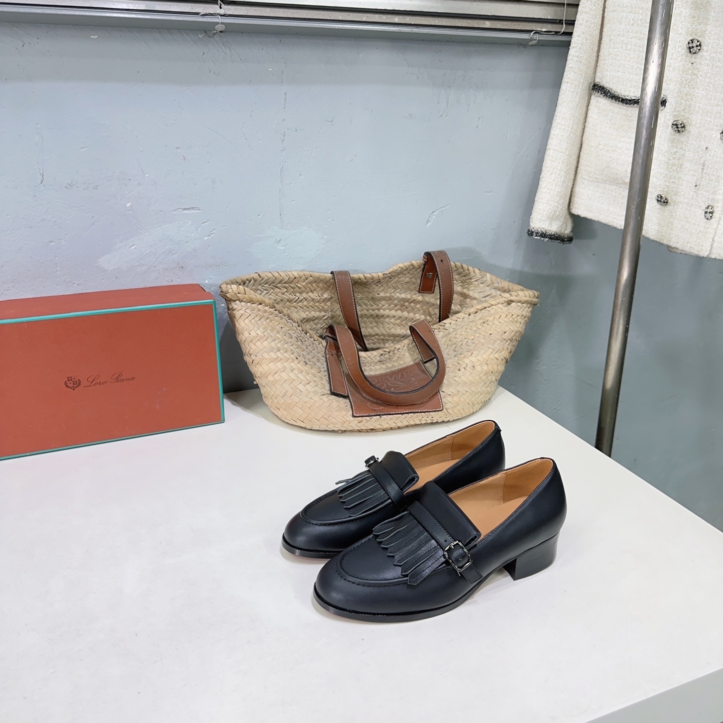 Luxury Italian Recreational Shoes: Loro Piana Oxen Leather Loafers with Classic Design - 图片 3