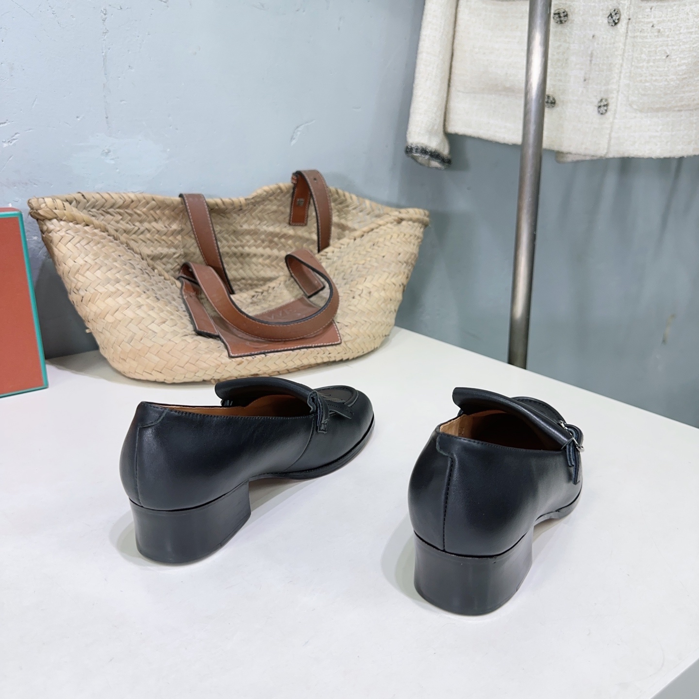 Luxury Italian Recreational Shoes: Loro Piana Oxen Leather Loafers with Classic Design - 图片 4