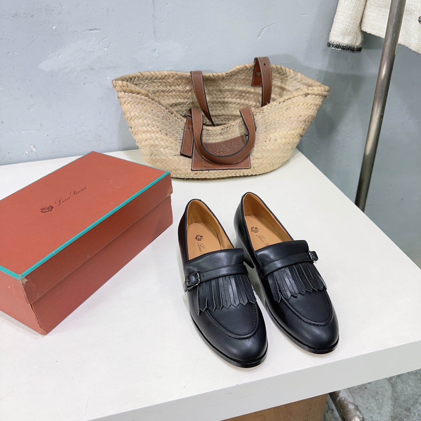 Luxury Italian Recreational Shoes: Loro Piana Oxen Leather Loafers with Classic Design - 图片 5