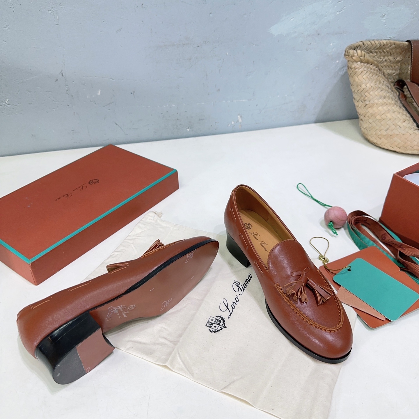 Luxury Italian Recreational Shoes: Ox Leather, Quality Craftsmanship, Timeless Design - 图片 3