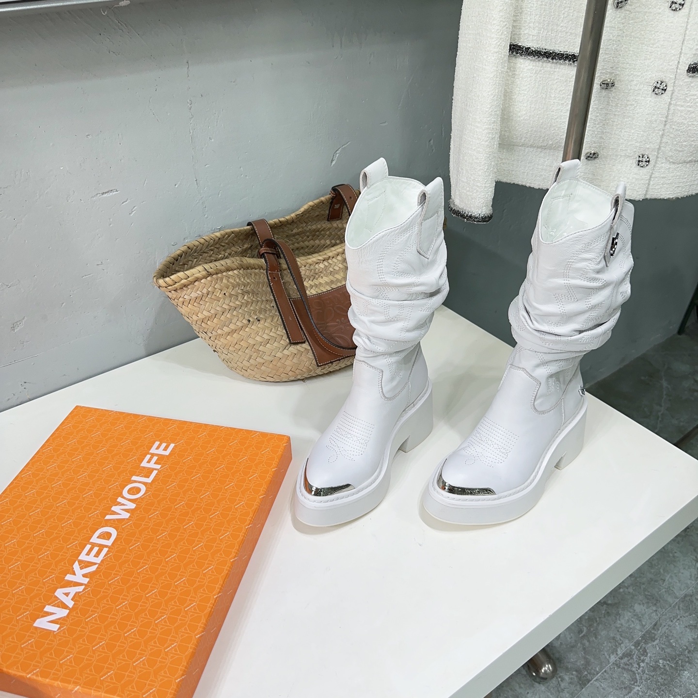 Luxury Ned Wolf Boots: Metallic Wolf Head Design, High Quality, Original Open Model. - 图片 2