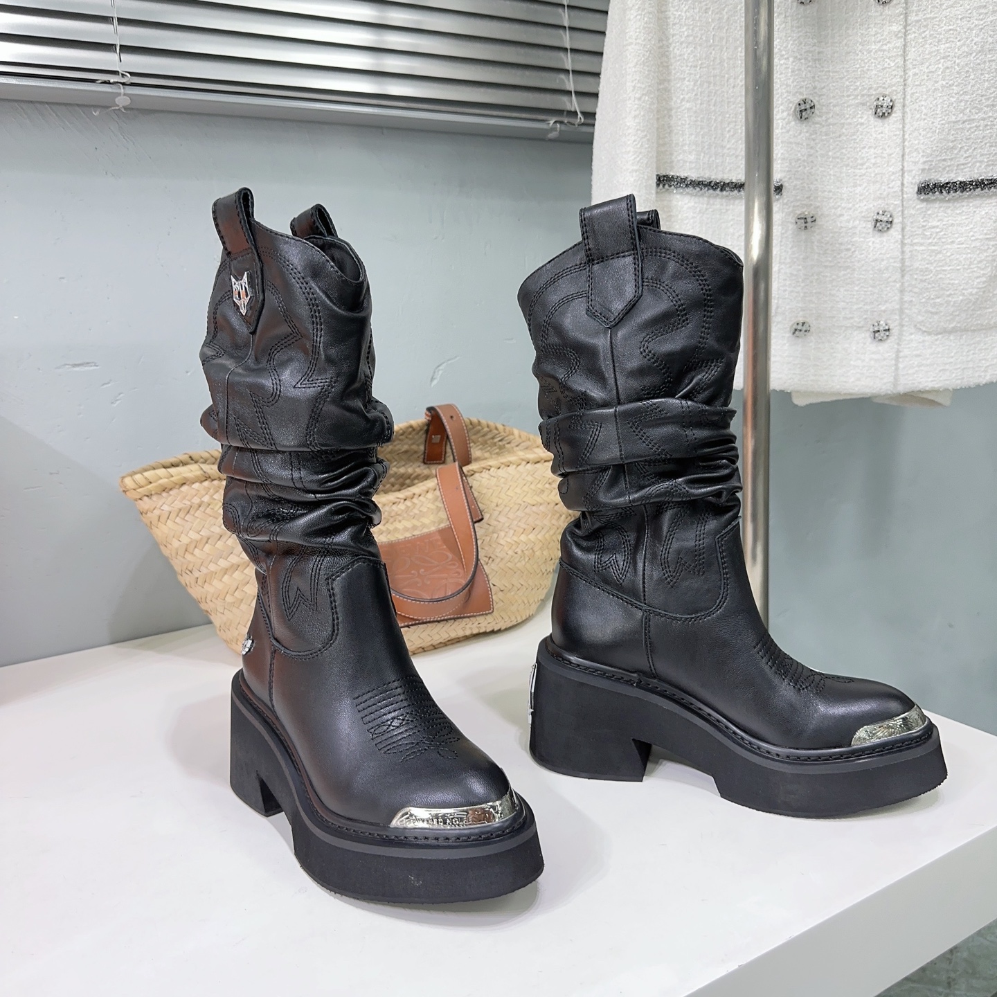 Ned Wolf: Luxe Metallic Wolf Head Boots, High Quality, Original Design, London Brand - 图片 4