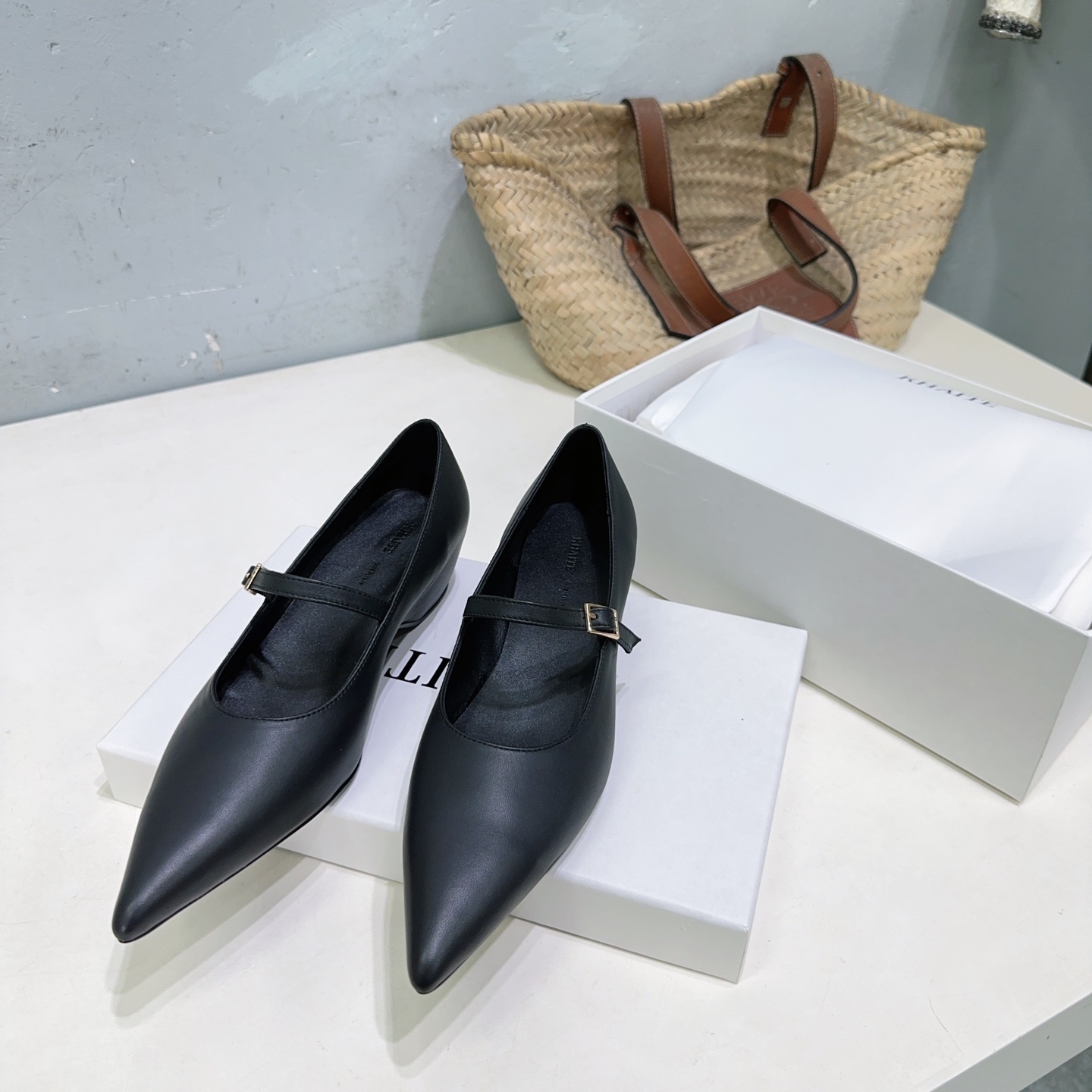 “Khaite 25 New Retropolis Mary Jane Shoe Review: Avant-Garde Design with Italian Leather” - 图片 7