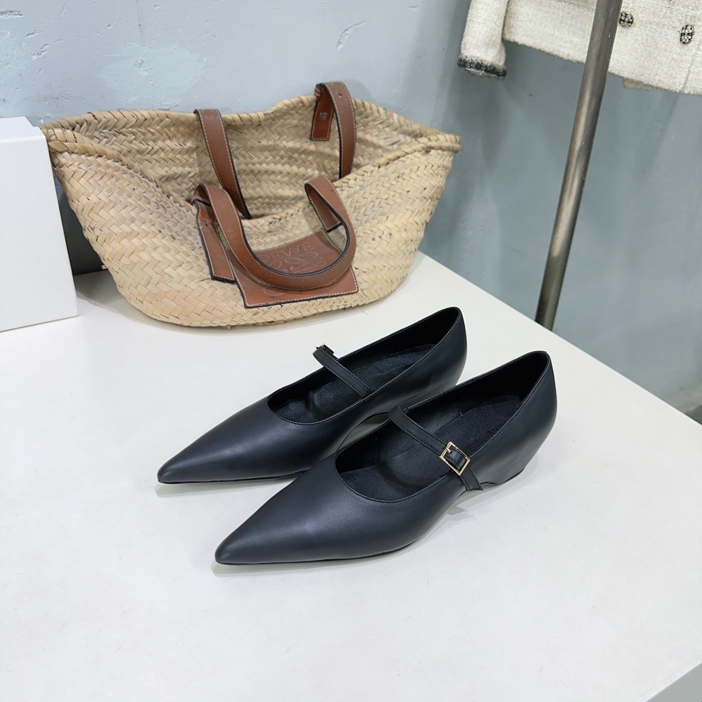 “Khaite 25 New Retropolis Mary Jane Shoe Review: Avant-Garde Design with Italian Leather” - 图片 3