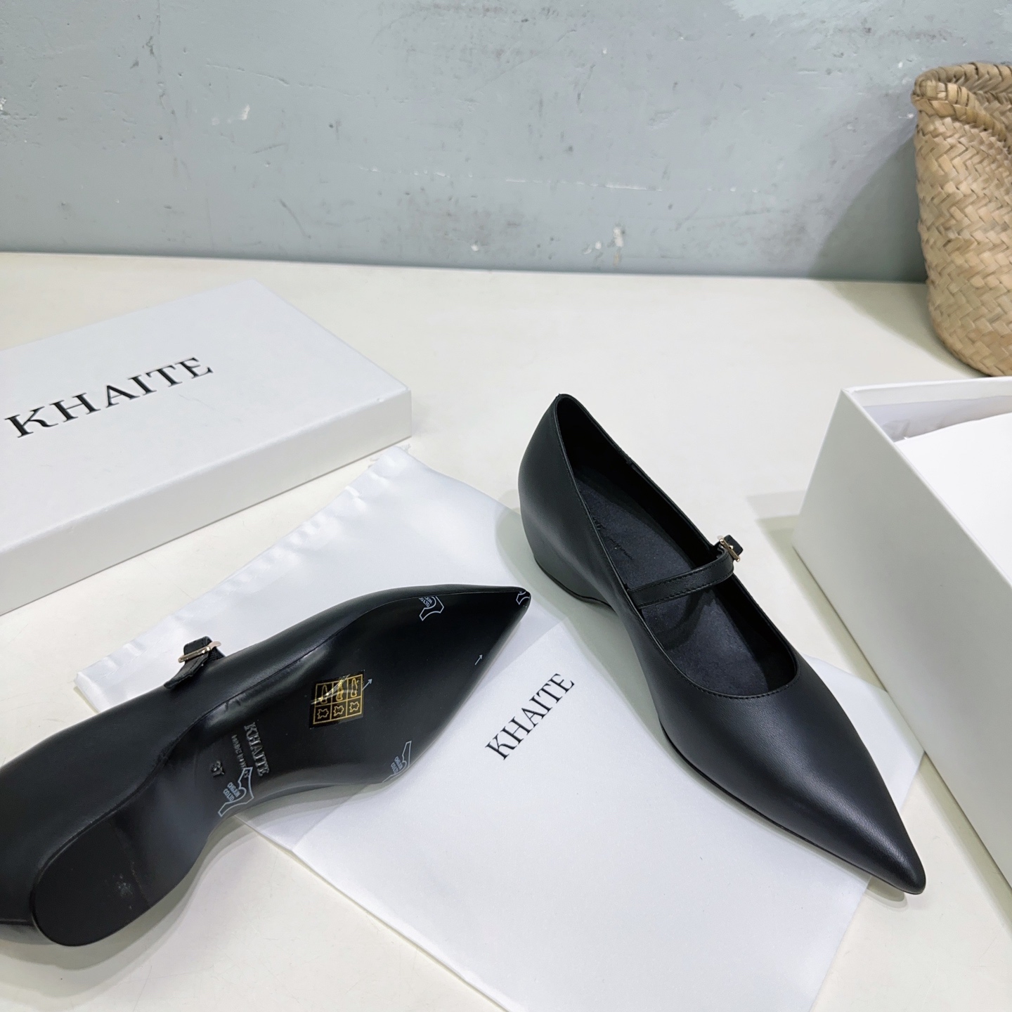 “Khaite 25 New Retropolis Mary Jane Shoe Review: Avant-Garde Design with Italian Leather” - 图片 9