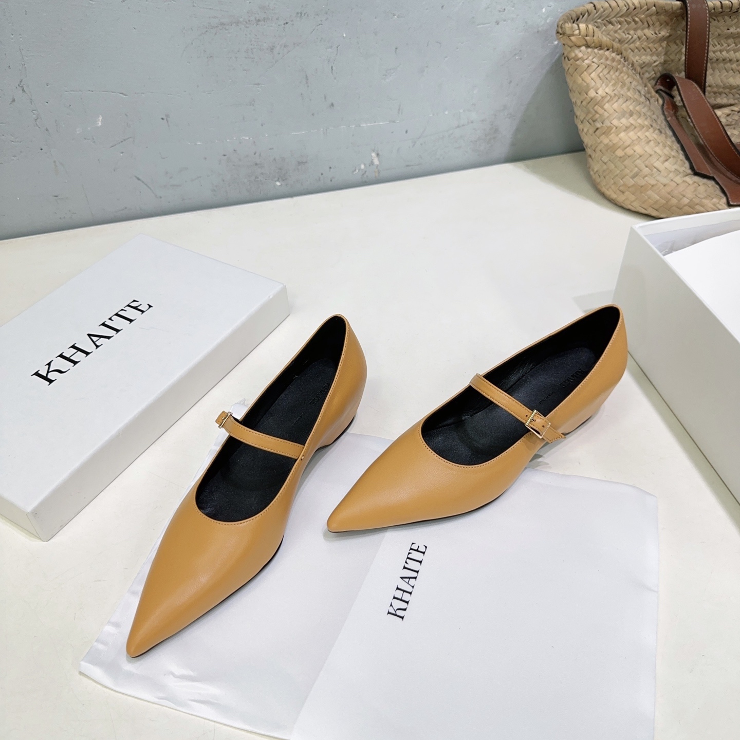 Khaite 25 New Retropolis and Mary Jane’s Head: Avant-garde Design in High-Quality Italian Leather - 图片 5