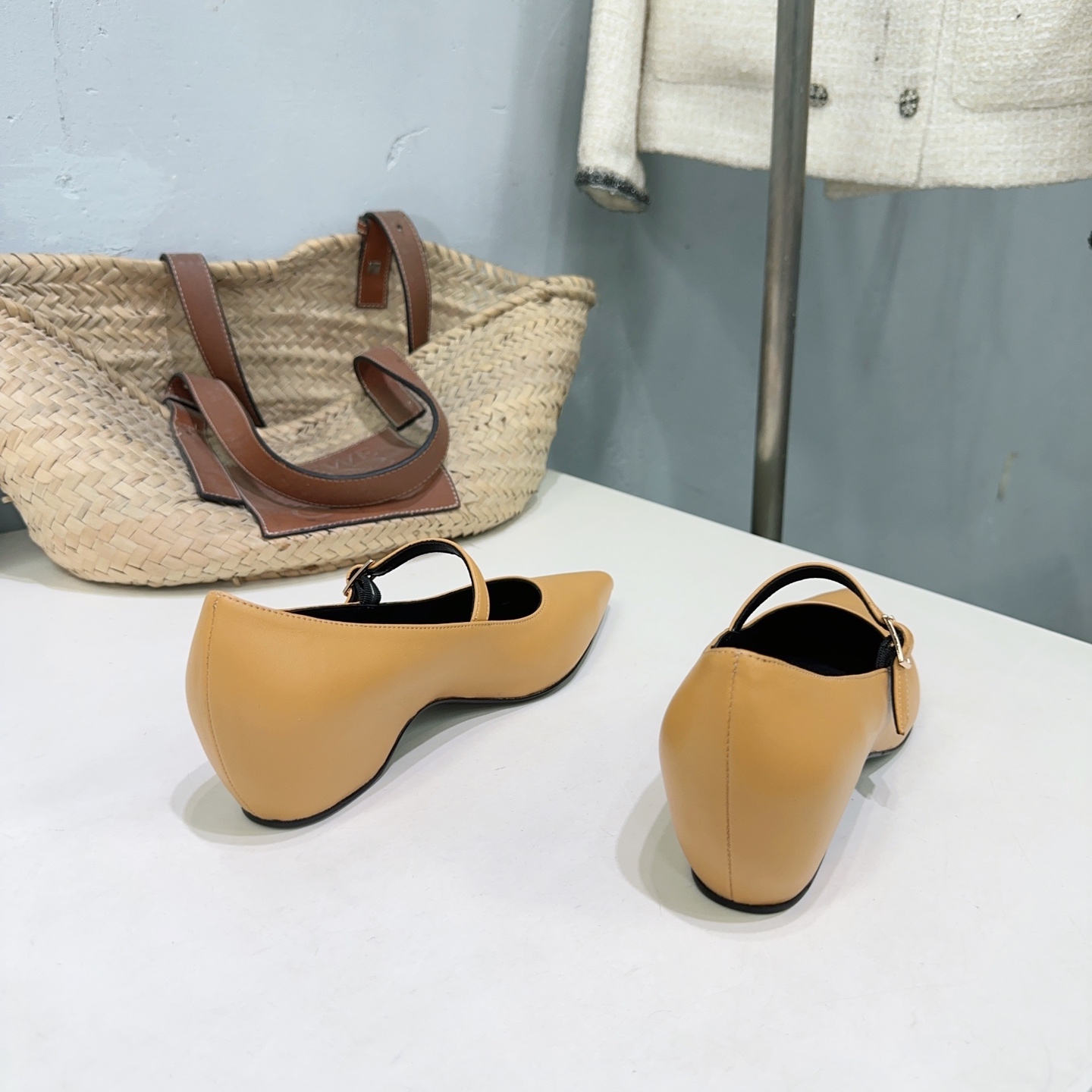 Khaite 25 New Retropolis and Mary Jane’s Head: Avant-garde Design in High-Quality Italian Leather - 图片 8