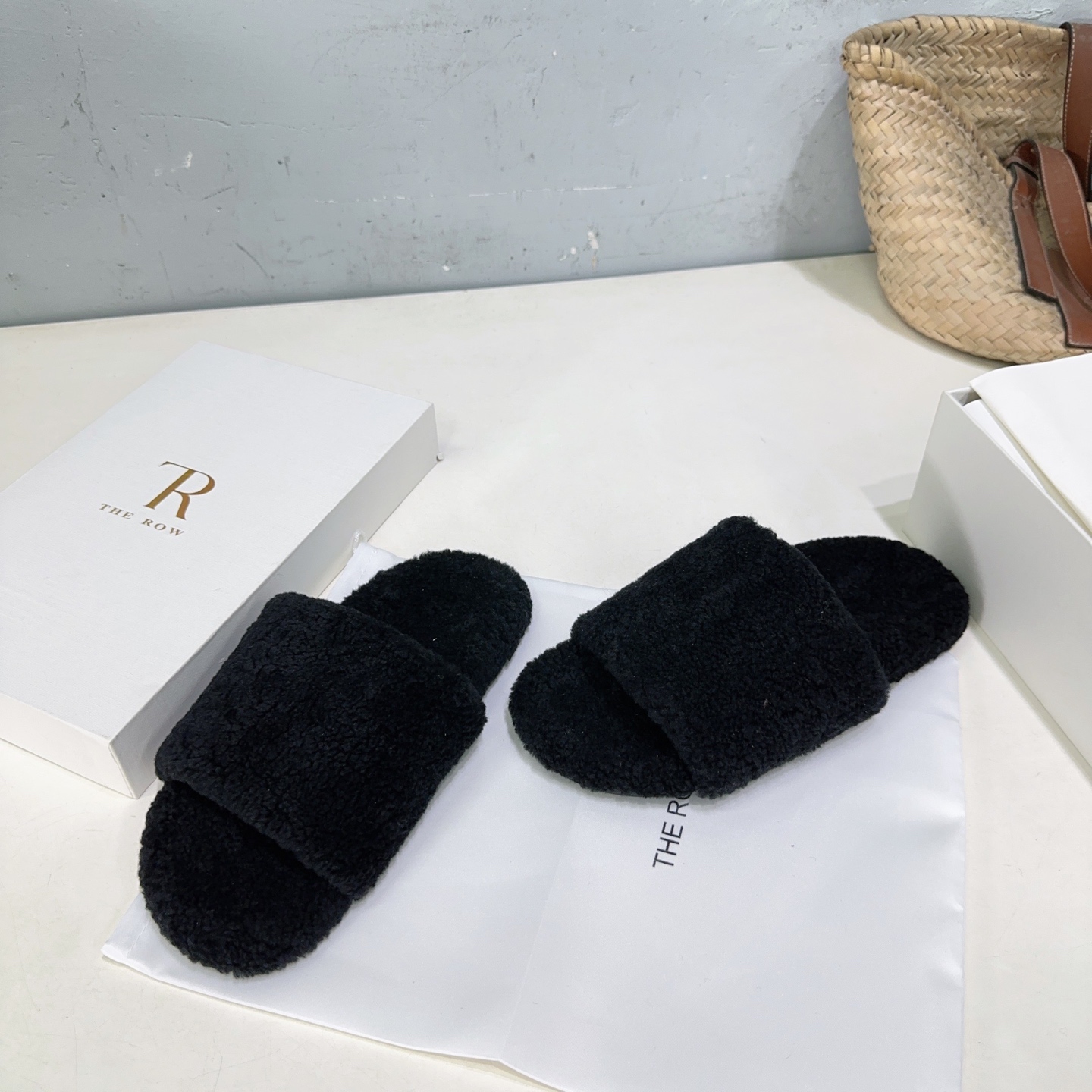 “European Class A Wool Shoes: High Quality, Cozy, and Cute, Sizes 35-41 with Original Packaging” - 图片 8