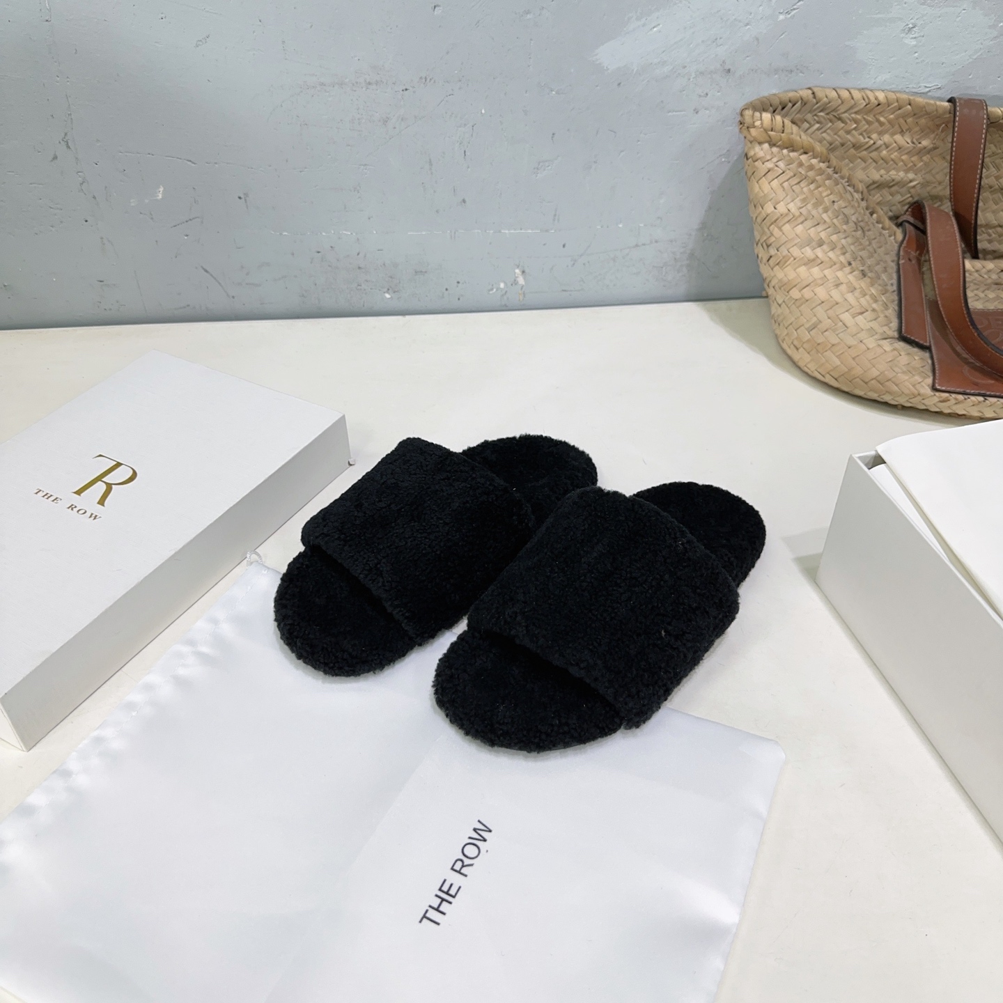 “European Class A Wool Shoes: High Quality, Cozy, and Cute, Sizes 35-41 with Original Packaging” - 图片 6