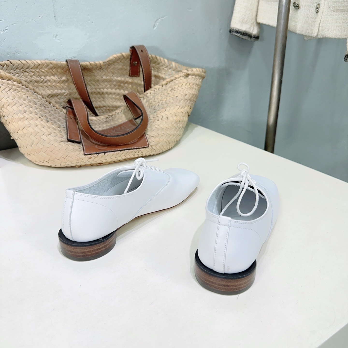 Title: Jacquesquemus x Repetto 25 Autumn Shoe Collection Summary Summary: French brands Jacquesquemus and Repetto collaborate on sculptural ballet shoes with unique square head and round heel - 图片 8