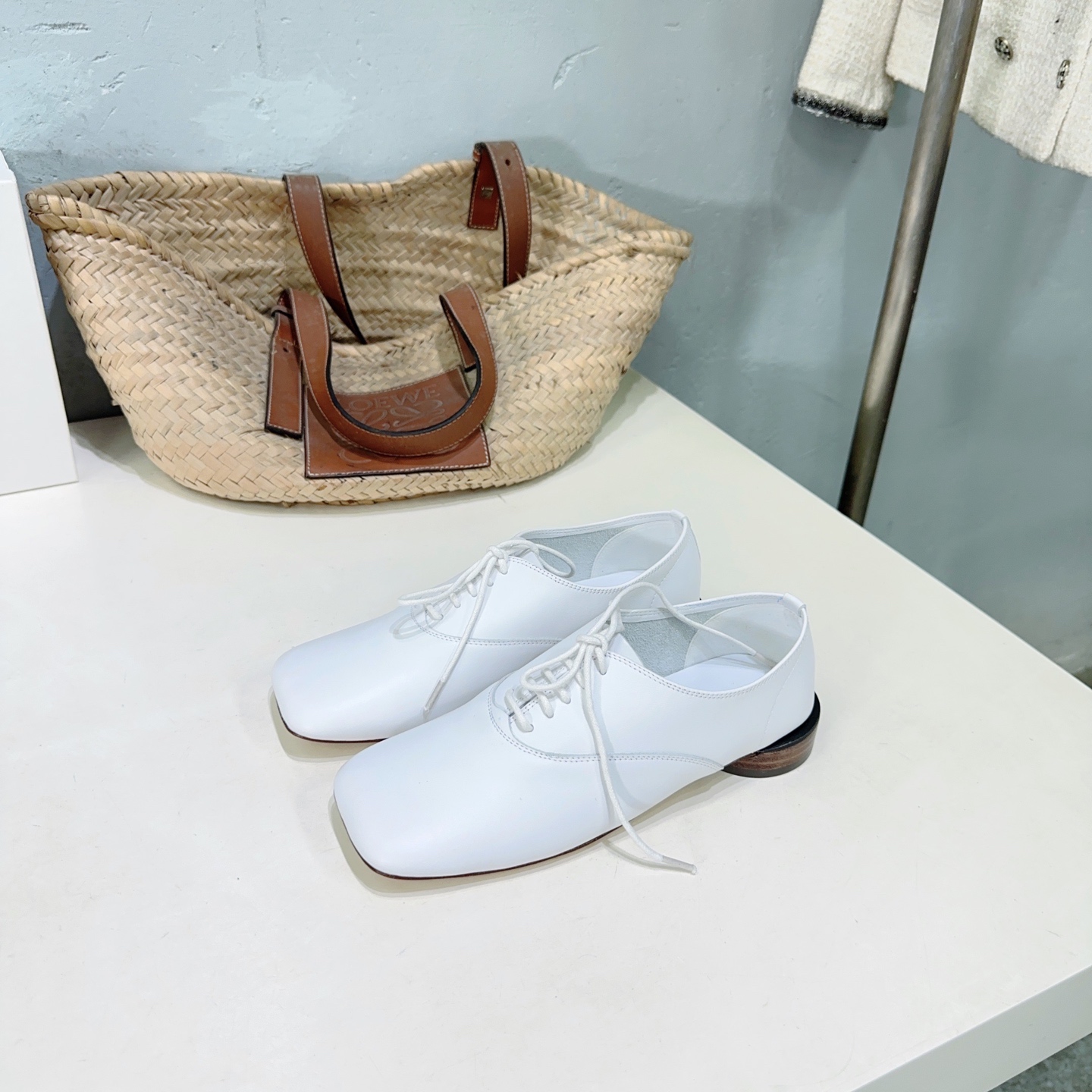 Title: Jacquesquemus x Repetto 25 Autumn Shoe Collection Summary Summary: French brands Jacquesquemus and Repetto collaborate on sculptural ballet shoes with unique square head and round heel - 图片 7