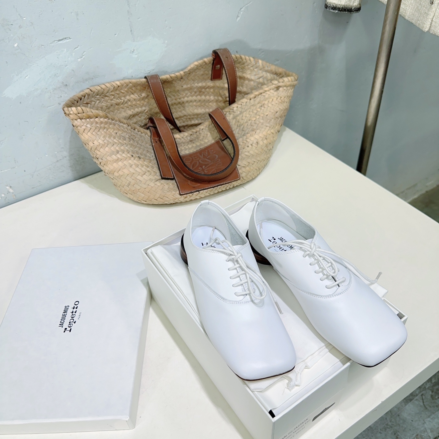 Title: Jacquesquemus x Repetto 25 Autumn Shoe Collection Summary Summary: French brands Jacquesquemus and Repetto collaborate on sculptural ballet shoes with unique square head and round heel - 图片 5