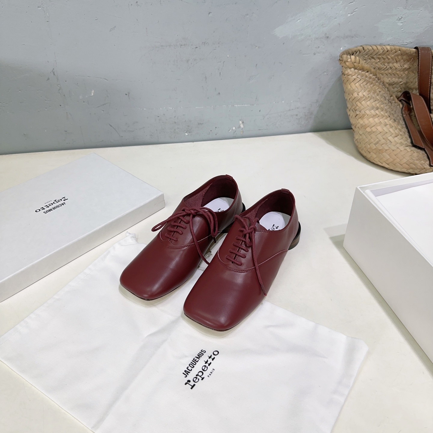 “Jacquemus x Repetto 2025 Autumn Ballet Shoes: French Design, Italian Leather, Unique Style” - 图片 6