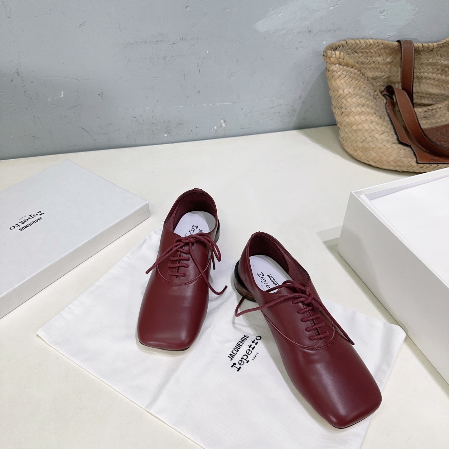 “Jacquemus x Repetto 2025 Autumn Ballet Shoes: French Design, Italian Leather, Unique Style” - 图片 7