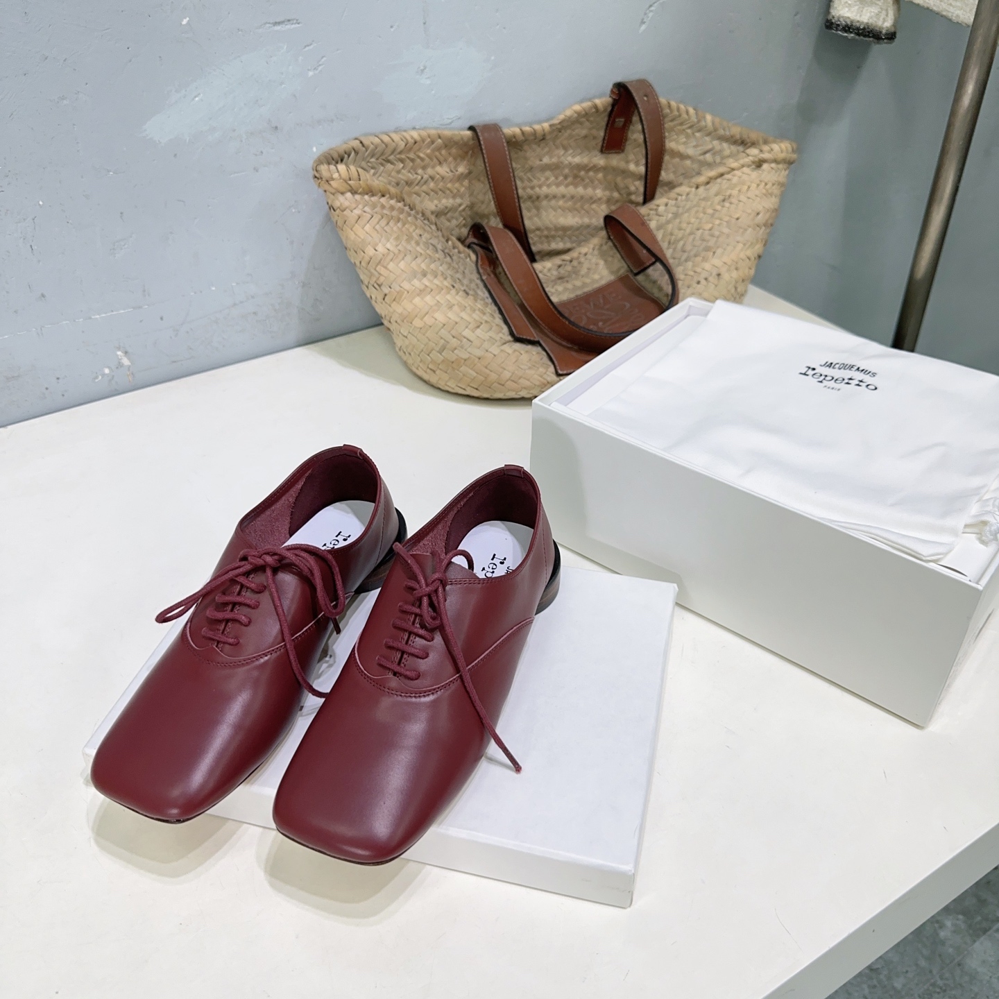 “Jacquemus x Repetto 2025 Autumn Ballet Shoes: French Design, Italian Leather, Unique Style” - 图片 5