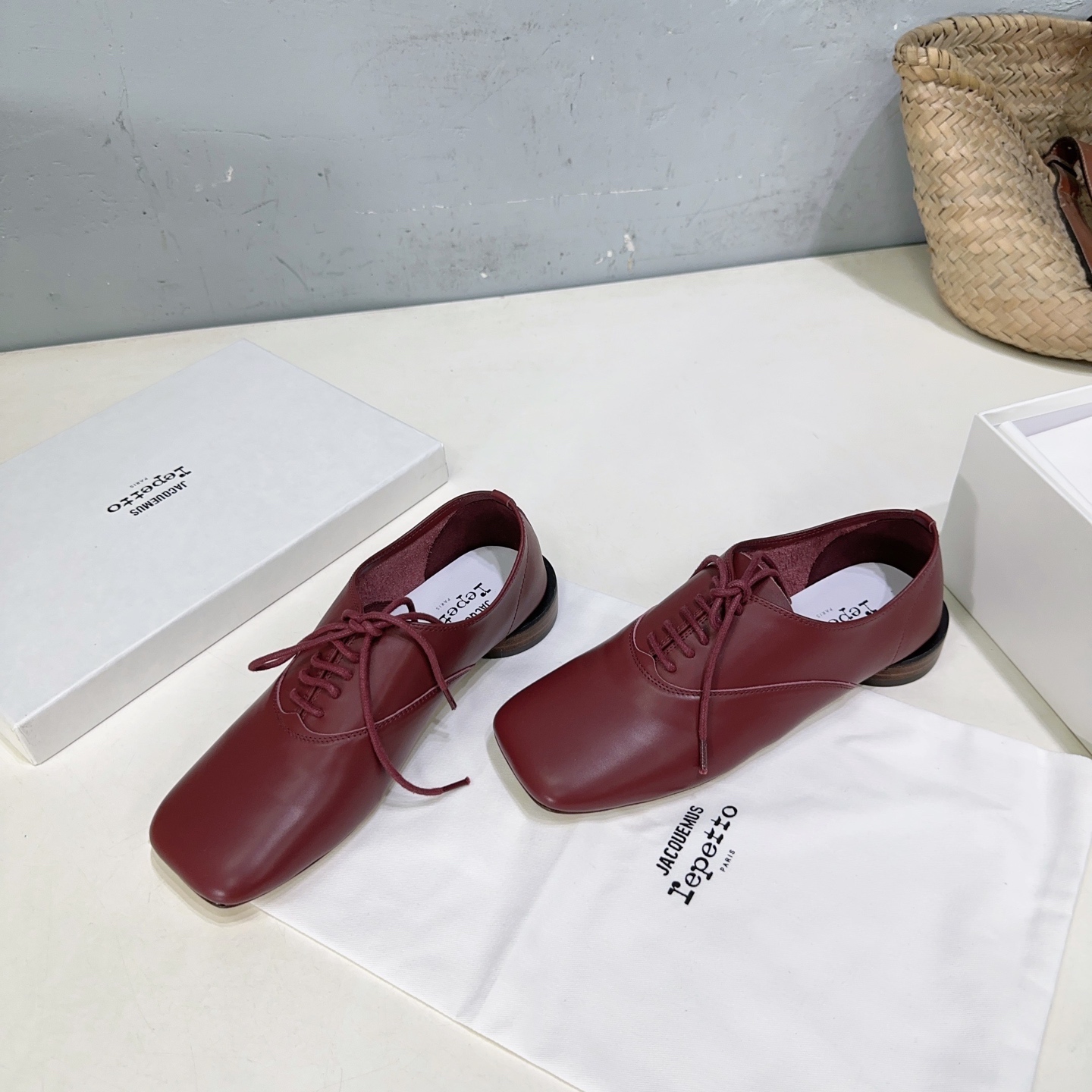 “Jacquemus x Repetto 2025 Autumn Ballet Shoes: French Design, Italian Leather, Unique Style” - 图片 8