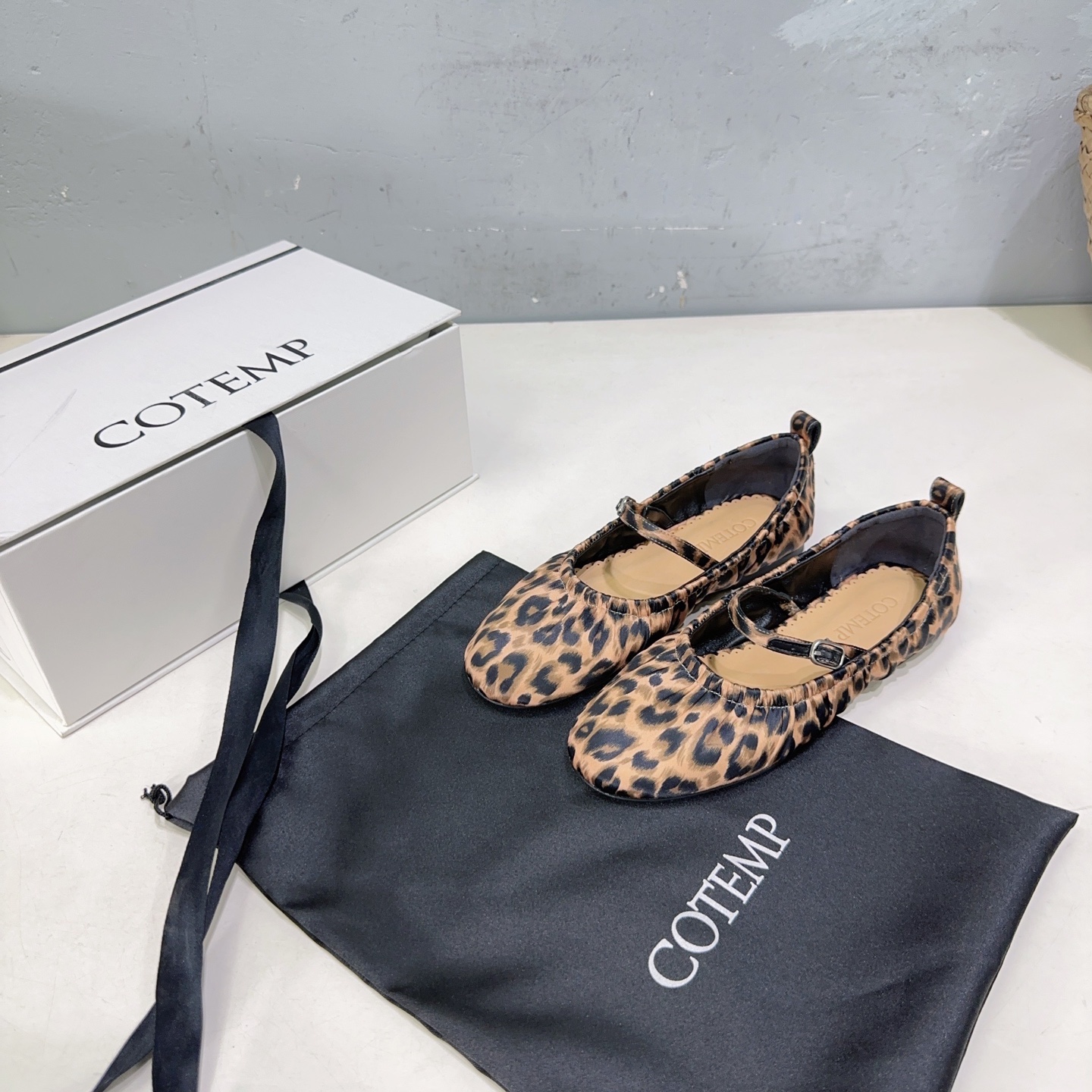 “New Cheetah Shoes: High-Quality Factory Model with Original Design and Range of Sizes” - 图片 8