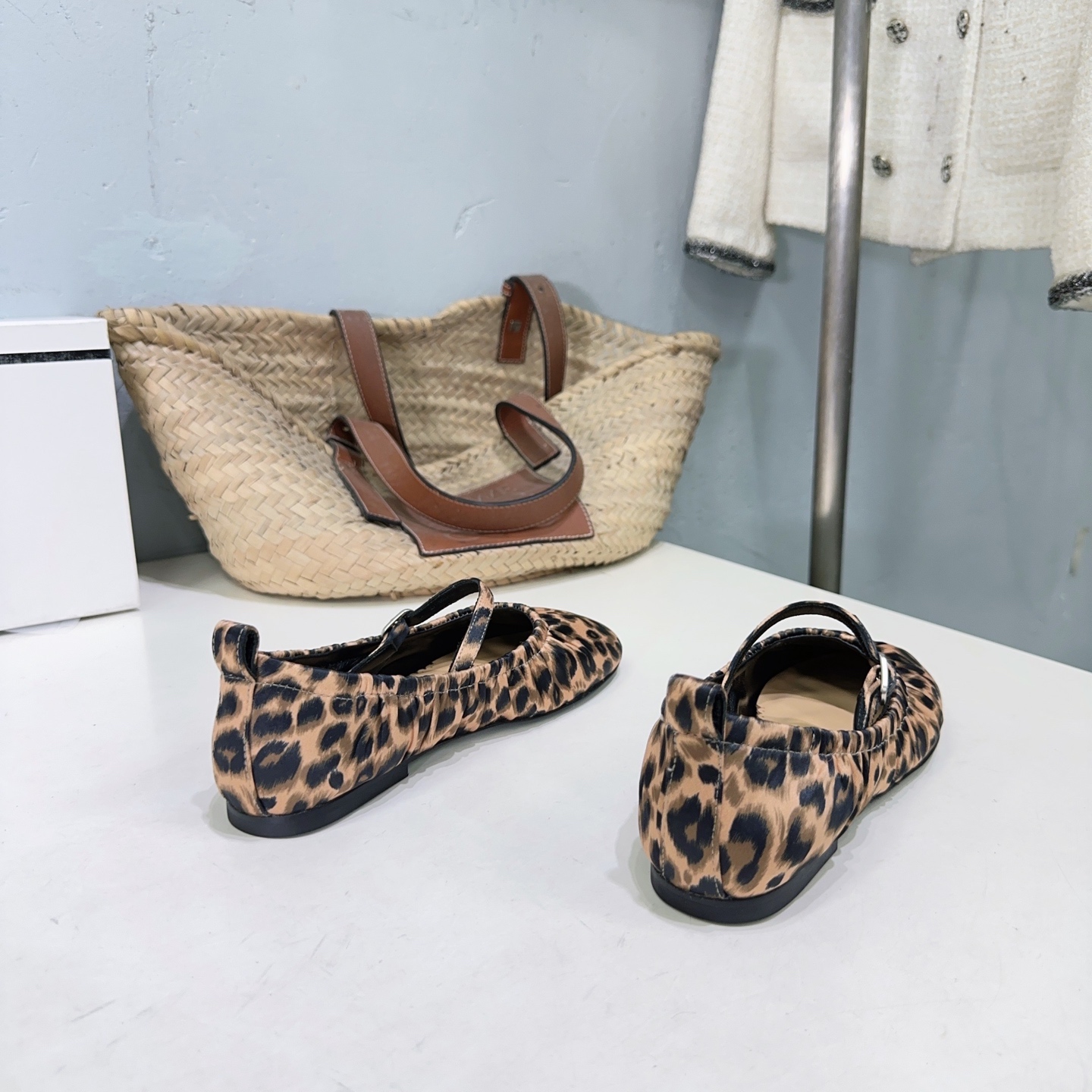 “New Cheetah Shoes: High-Quality Factory Model with Original Design and Range of Sizes” - 图片 4