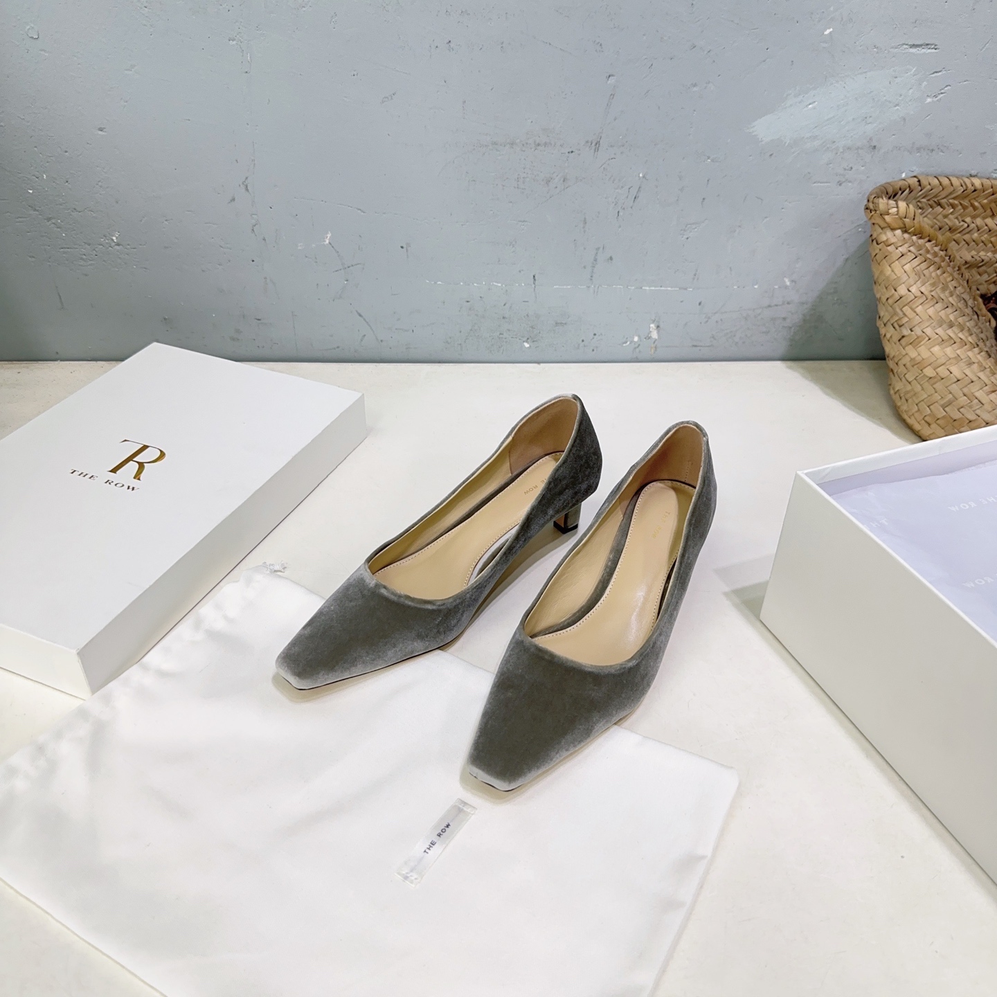 ¡Fábrica de alta calidad! Marca de moda de nicho 🔥 The Row26 zapatos franceses sencillos de tacón alto y punta cuadrad…