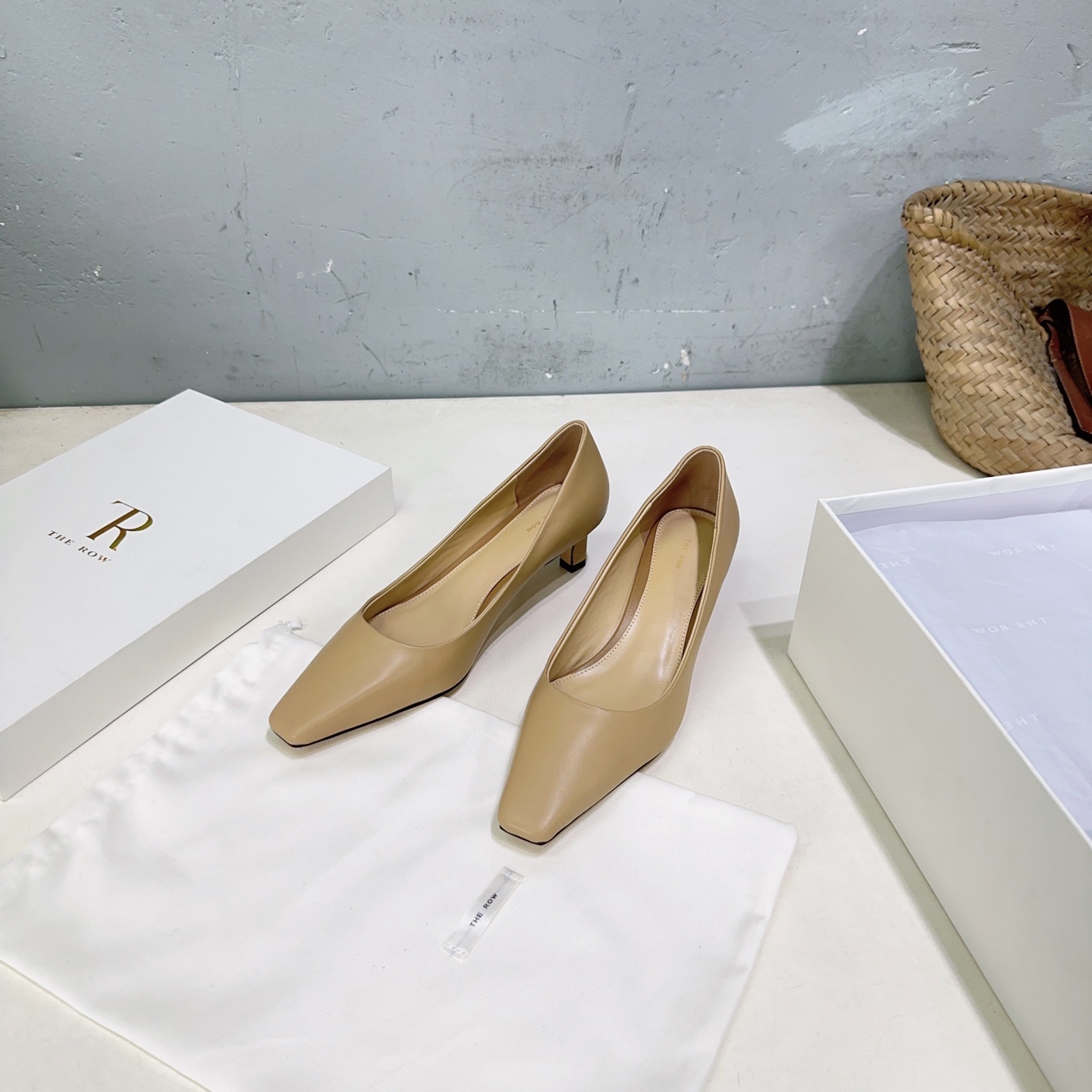 ¡Fábrica de alta calidad! Marca de moda de nicho 🔥 The Row26 zapatos franceses sencillos de tacón alto y punta cuadrad…
