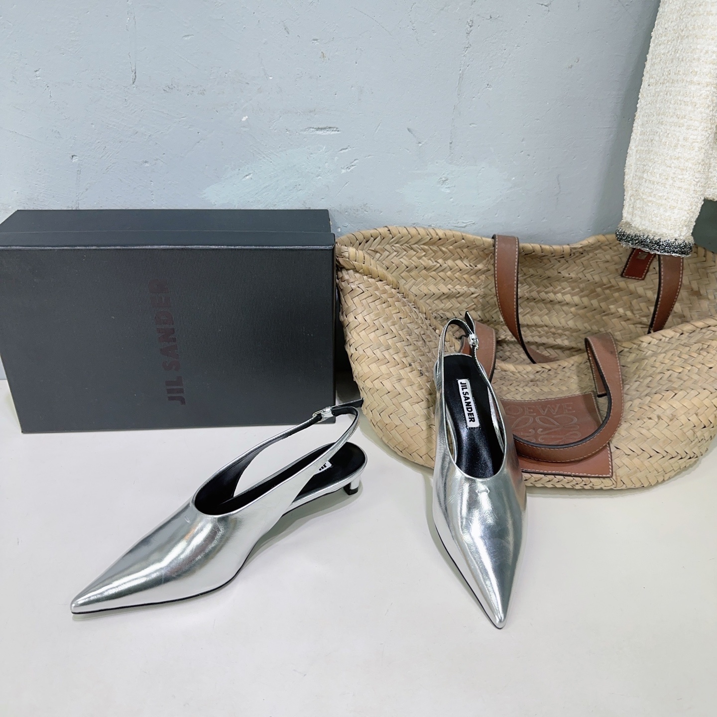 ¡Fábrica de alta calidad! Marca de moda de nicho 🔥JILSander𝐧𝐞𝐰26 ¡Sandalias de bruja con tacón de gato vacío y punt…