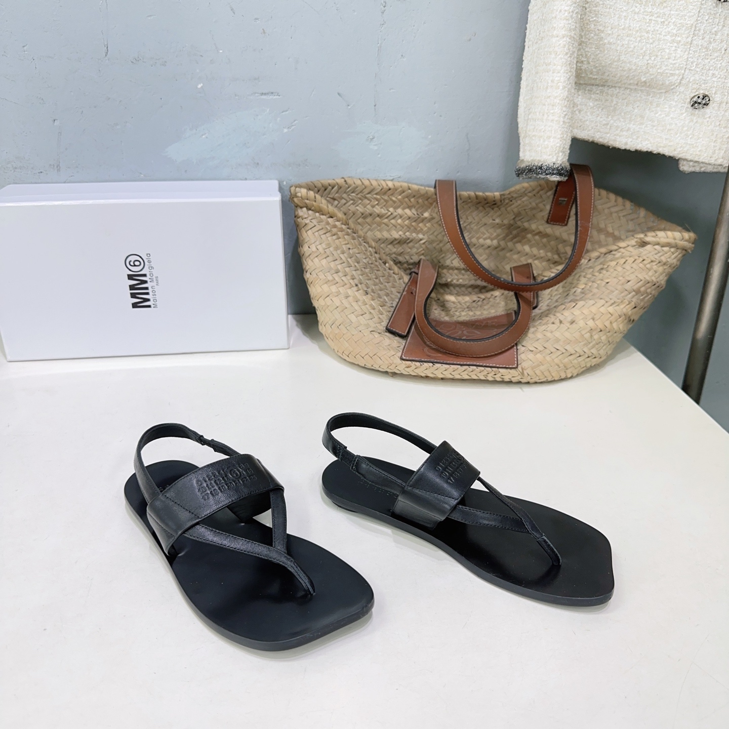 ¡Fábrica de alta calidad! Marca de moda de nicho 🔥Maison Margiela 𝟐𝟔𝐀𝐖Nuevo producto MM6 Margiela sandalias planas…