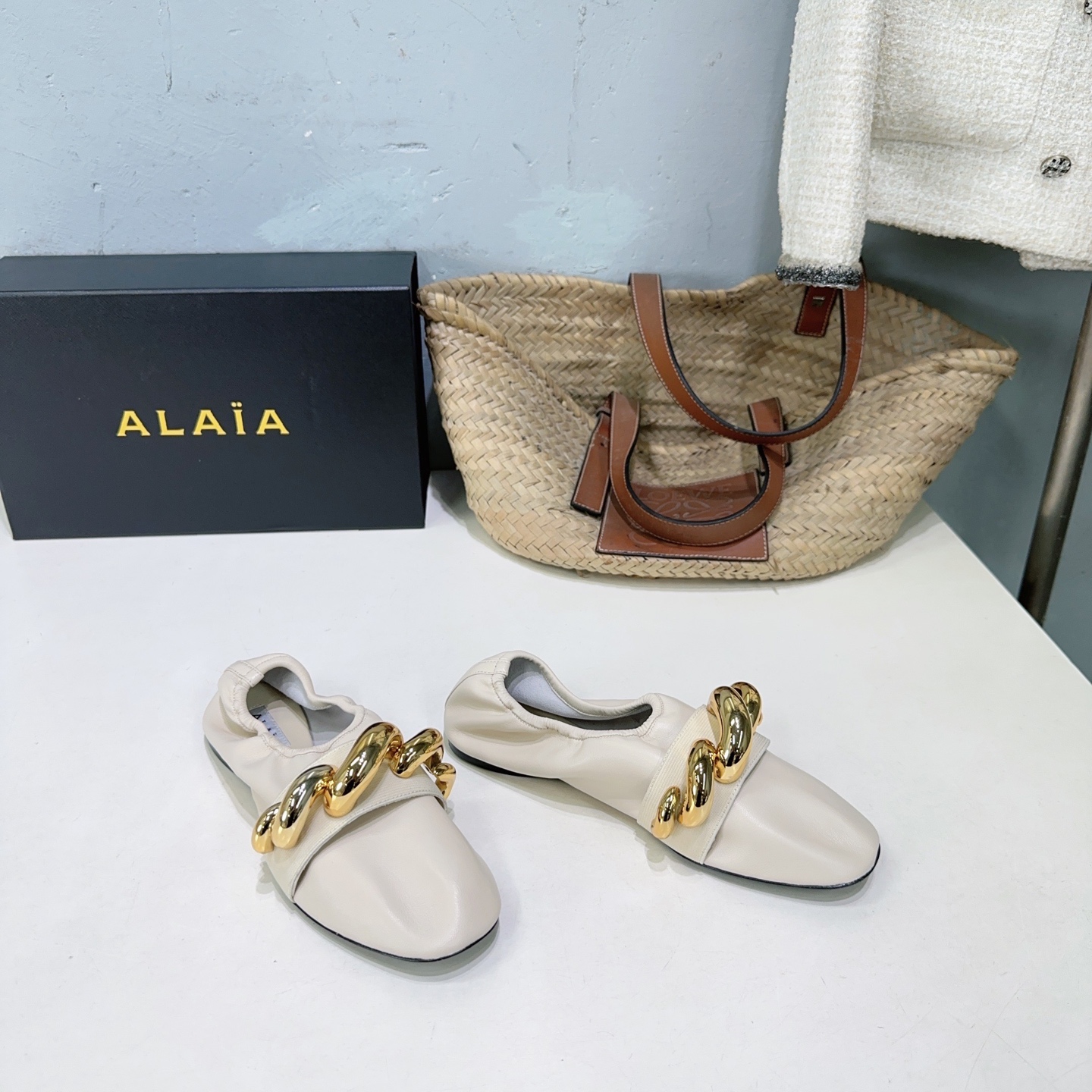 ¡Cadena de fábrica de alta calidad! Marca de moda de nicho 🔥 ALAIA ALAIA 𝟐𝟔/𝐀𝐖Nuevo producto simple gran cadena do…
