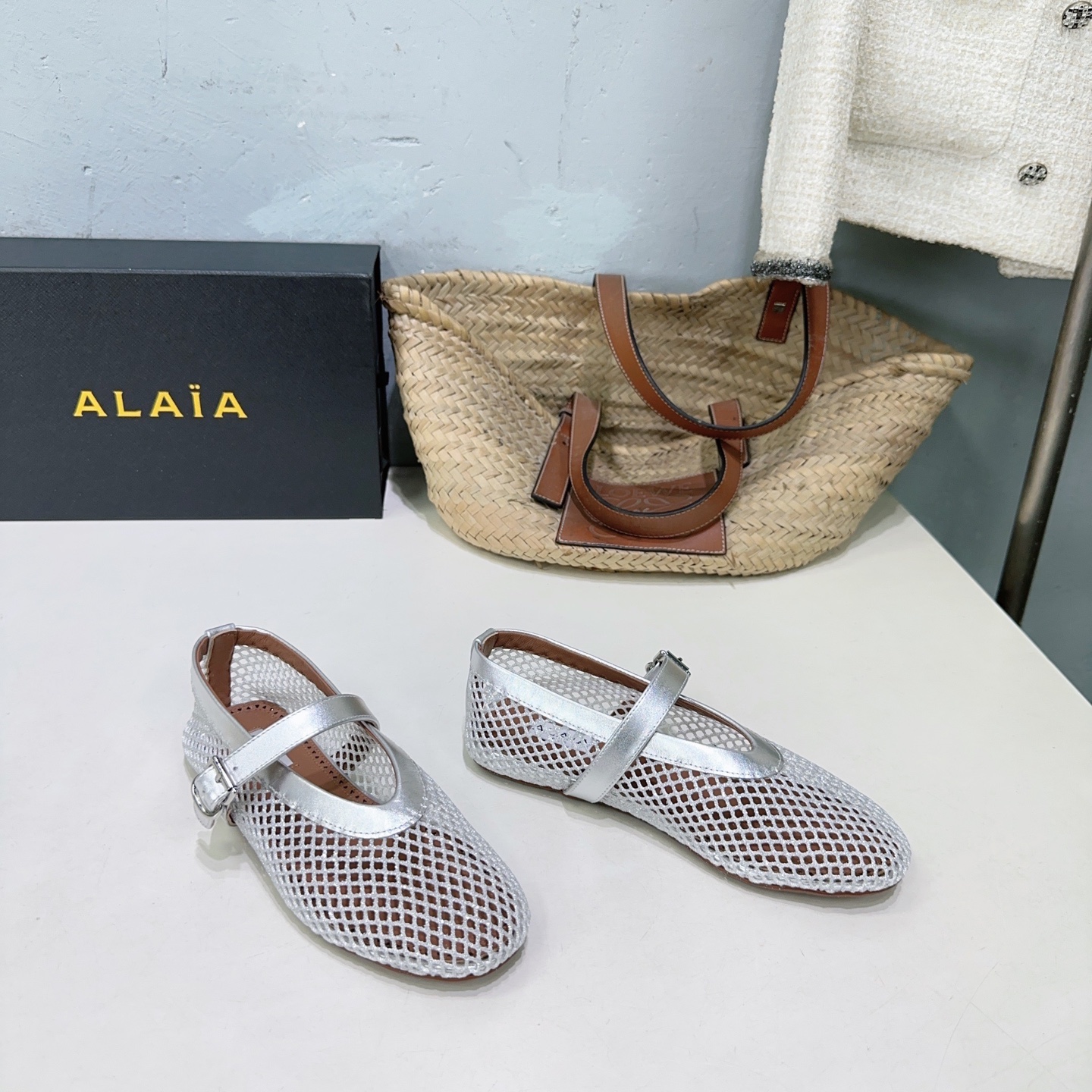 ¡Fábrica de alta calidad! Marca de moda de nicho 🔥ALAIA 26 ¡Zapatos y sandalias de malla plana de rejilla con empalme …