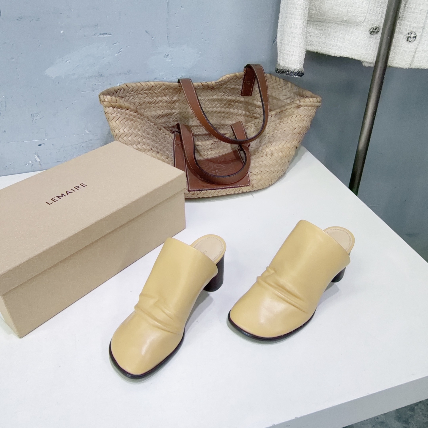 ¡Fábrica de alta calidad! Marca de moda de nicho🔥Lemaire 2026, primavera y verano, ¡nuevas zapatillas de tacón alto ar…