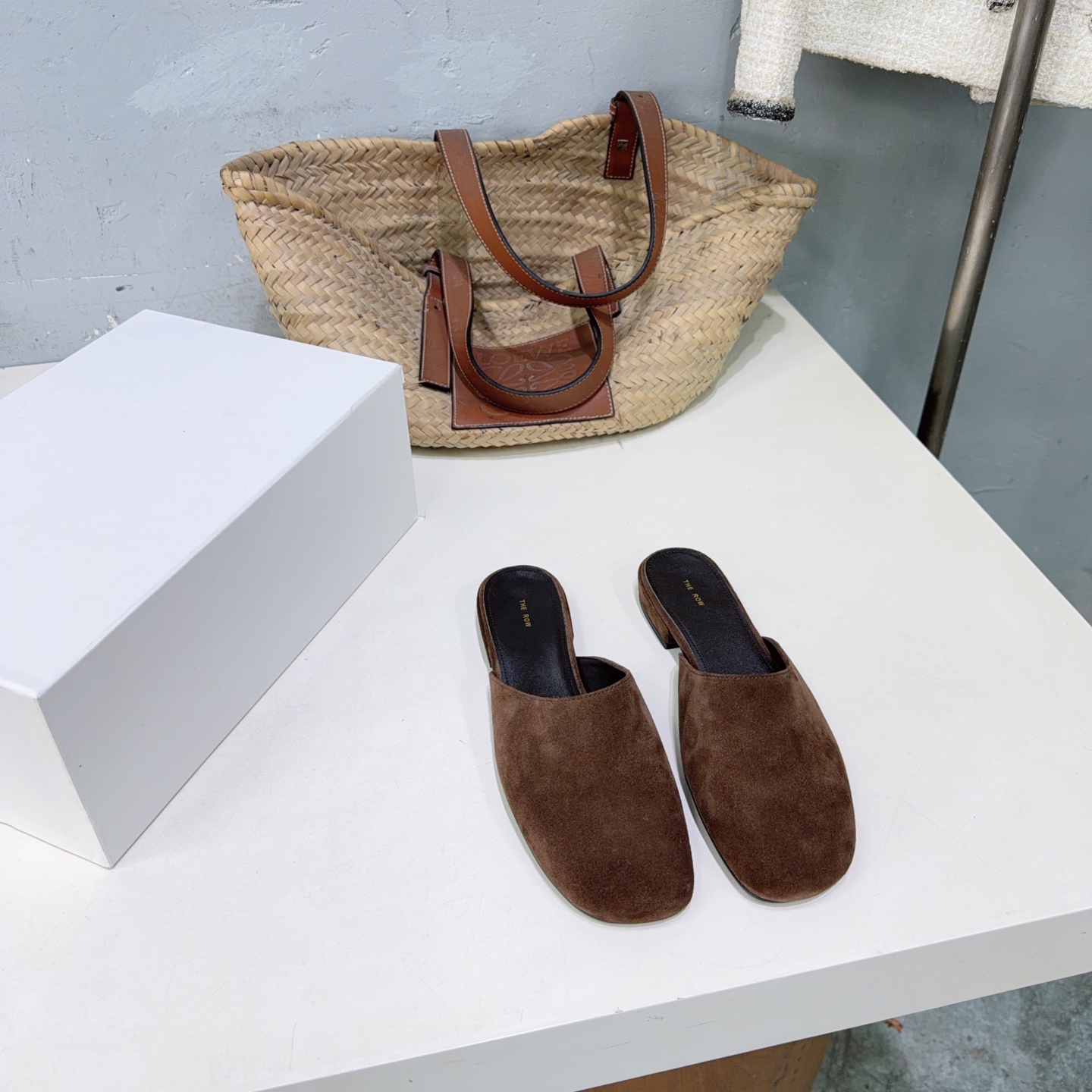 ¡Fábrica de alta calidad! Marca de moda de nicho 🔥 ¡The Row 26 primavera y verano nuevas sandalias Mary Jane con punta…