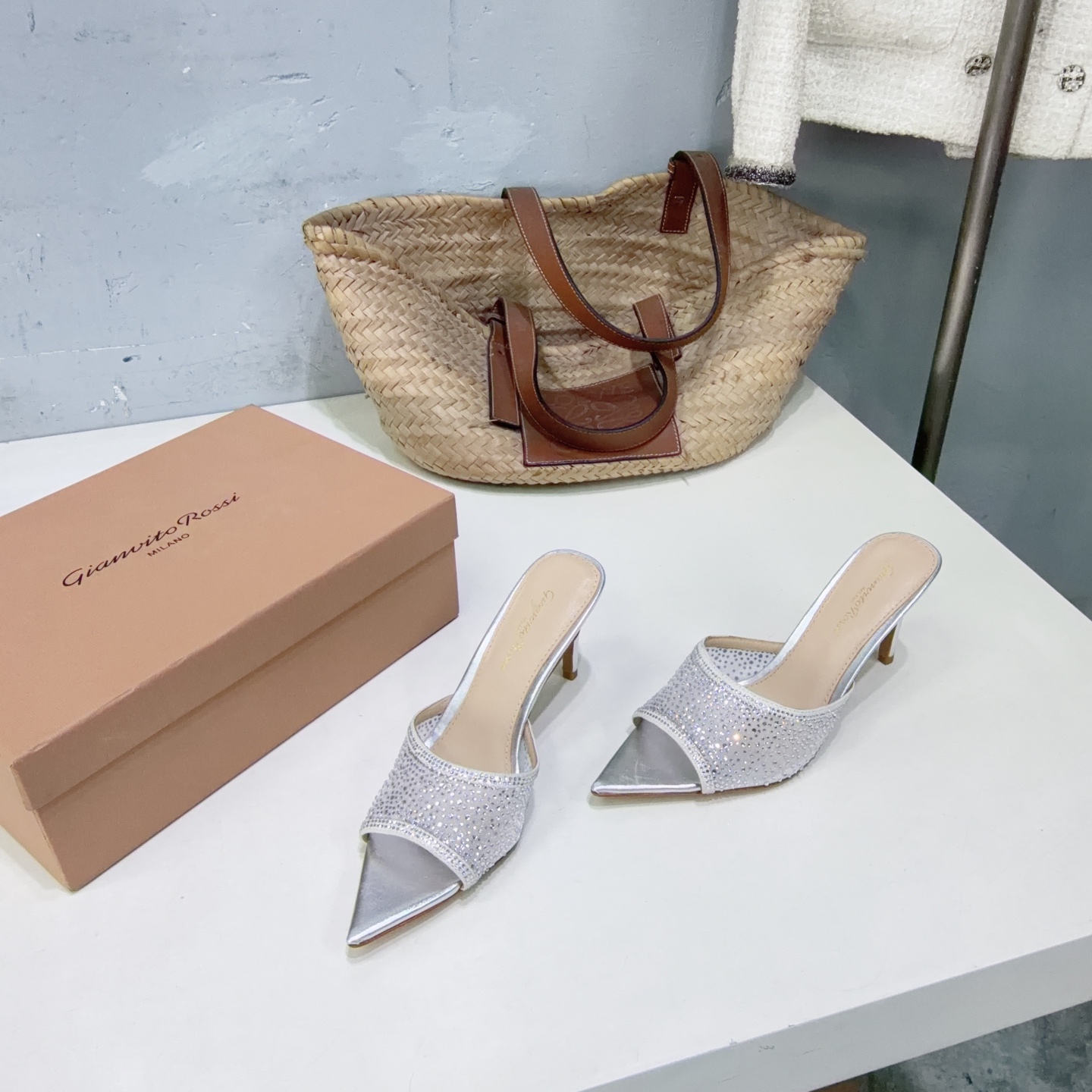 ¡Fábrica de alta calidad! Marca de moda de nicho 🔥 ¡Gianvito Rossi 2026 primavera y verano nuevas sandalias y pantufla…