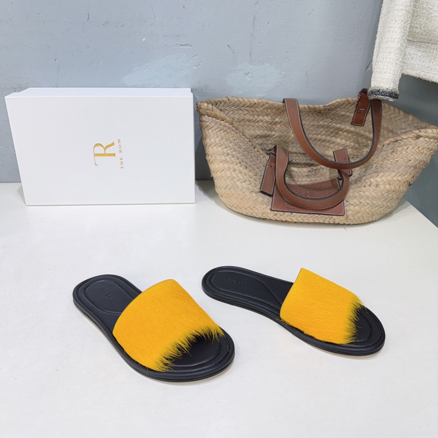¡Fábrica de alta calidad! Marca de moda de nicho 🔥THE ROW 26 ¡Nuevas zapatillas planas de playa de visón de estilo min…