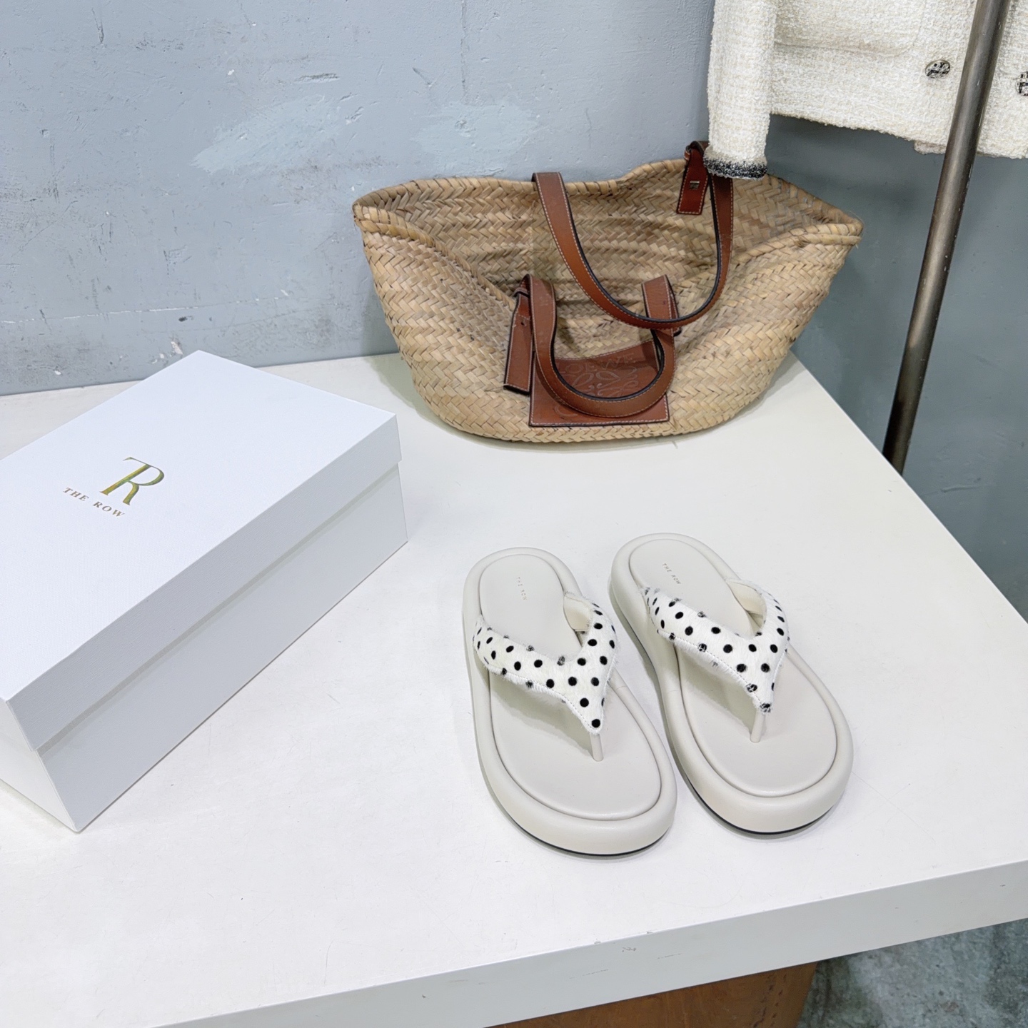 ¡Fábrica de alta calidad! Marca de moda de nicho 🔥THE ROW26 ¡Nuevas chanclas de playa simples con estampado de leopard…