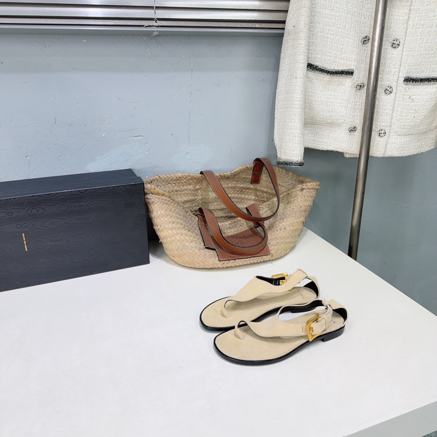 ¡Fábrica de alta calidad! Marca de moda de nicho 🔥 ¡Balmain 2026 primavera y verano nuevas sandalias planas con tanga …