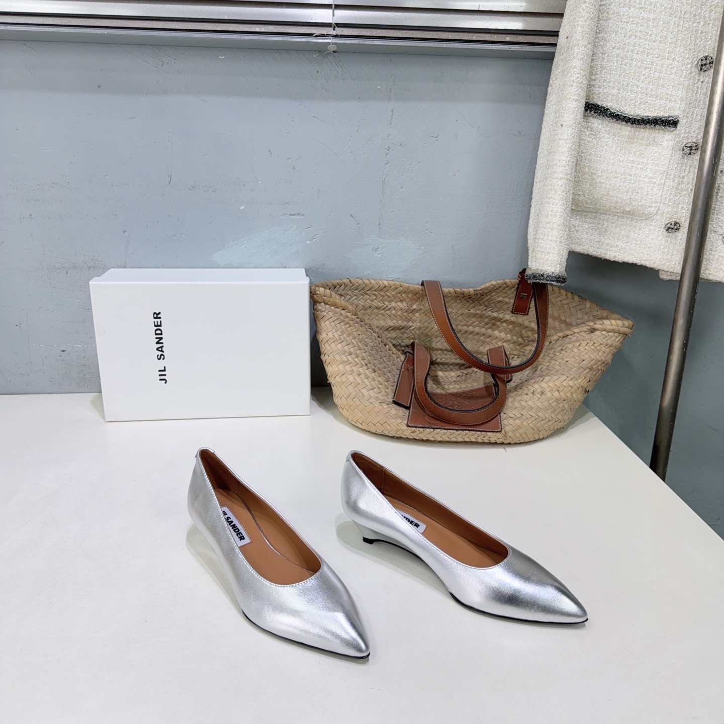¡Fábrica de alta calidad! Marca de moda de nicho 🔥JILSander𝐧𝐞𝐰26 sandalias retro simples con tacón de cuña y punta …