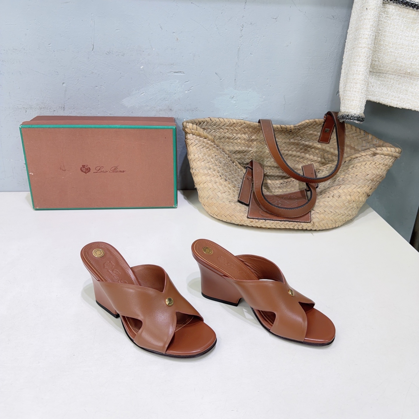 ¡Fábrica de alta calidad! Marca de moda de nicho 🔥Loro Piana/ L primavera y verano ¡estas zapatillas sencillas de cuña…