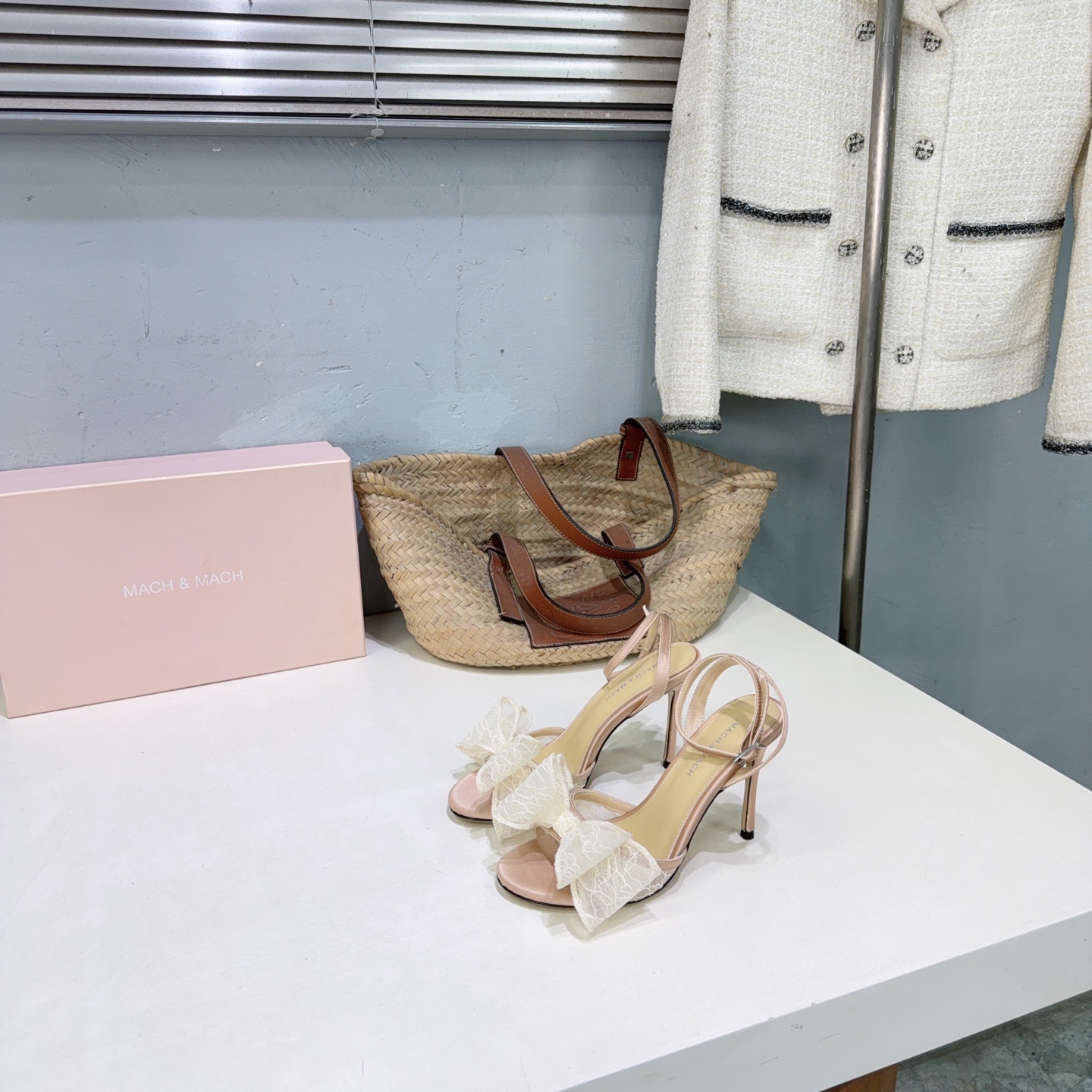 ¡Fábrica de alta calidad! Marca de moda de nicho 🔥MACH&MACH 26 ¡Sandalias de tacón alto con lazo de malla de encaje si…