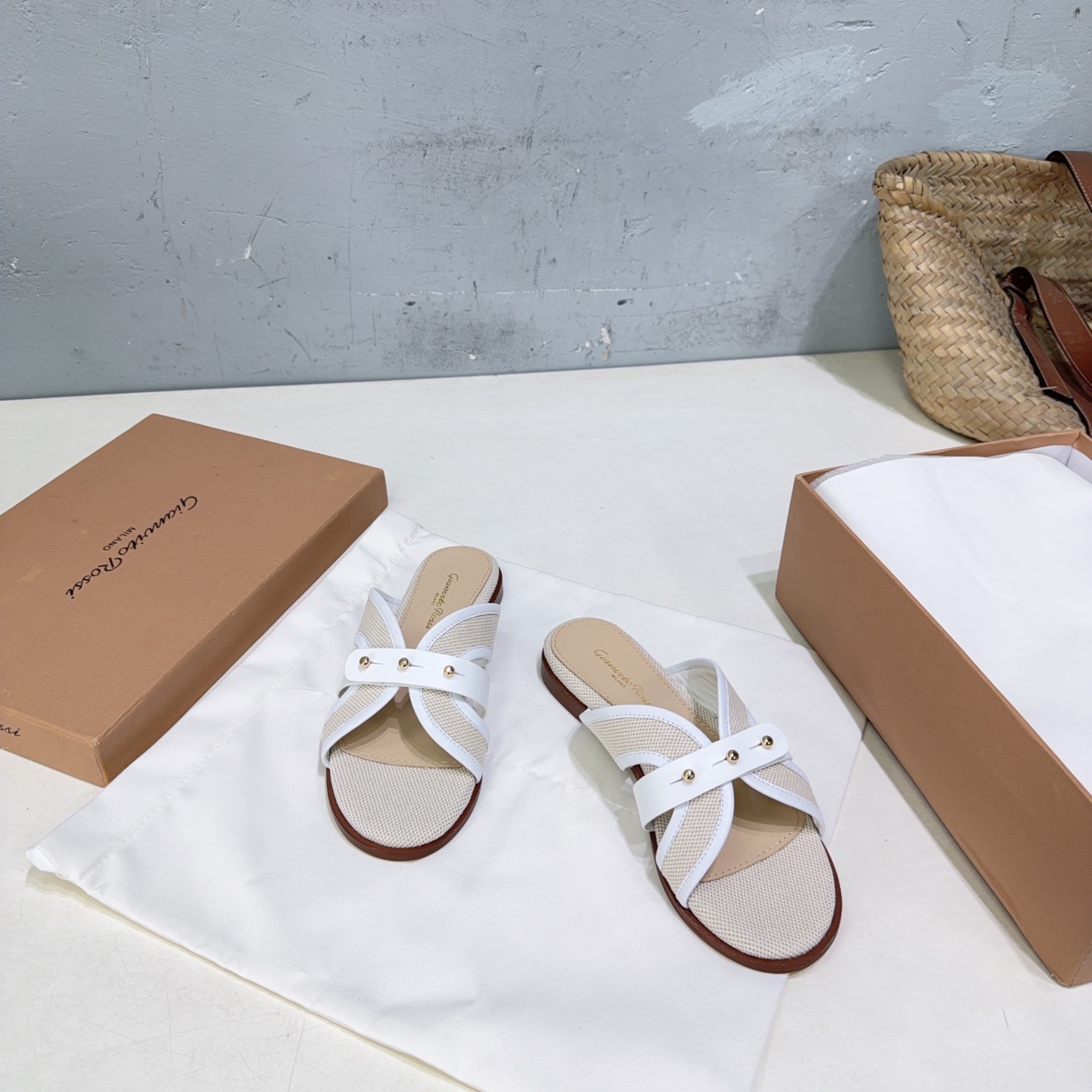¡Fábrica de alta calidad! Marca de moda de nicho 🔥Gianvito Rossi 26ss primavera y verano nuevo estilo Rossi GR sandali…
