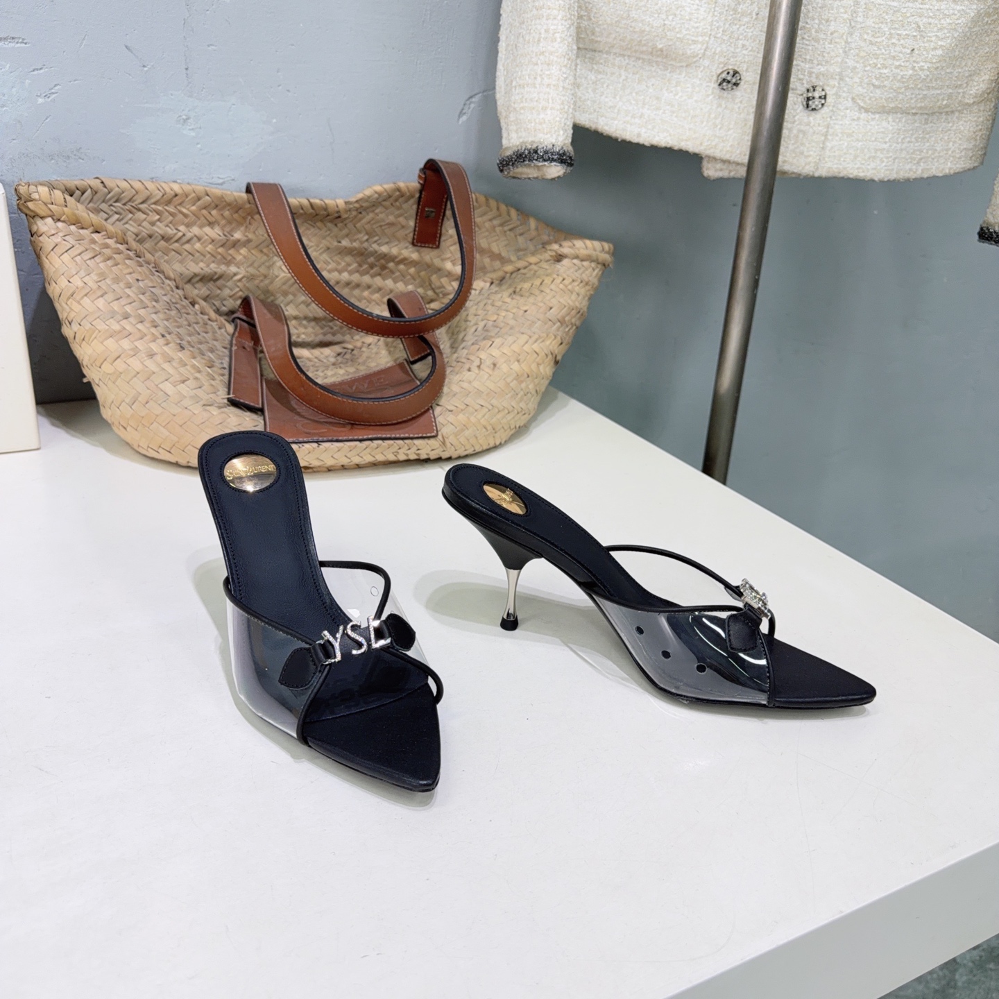 NO:871356,High quality!  The niche fashion brand Saint Laurent YSL26 spring and summer new iconic logo diamond buckle color film high heels fish mouth slippers and sandals!  Catwalk-style high heels and various mini skirts can be matched with each other, so you don’t have to worry about your foot shape at all. The logo diamond buckle is particularly beautiful!  Under the illumination of the light, the illusion of color appears. It is so beautiful that the whiteness of the upper toes makes people look head-high!  Unleash the infinite elegance and charm and explore more high-heeled shoes!  The upper is made of imported film, the lining is sheepskin, and the outsole is genuine leather imported from Italy. Heel height: 7.5cm. Size: 35-41 (4041 is non-refundable). Comes with original packaging, high heels and slippers, saint laurent, saint laurent, saint laurent, sandals, high heels, slippers, skirts, sheepskin, Leather soles.19860909高品质！小众潮牌Saint Laurent圣罗兰ysl26春夏新标志性Logo钻扣饰彩色胶片高跟鱼嘴拖鞋凉鞋！ 走秀款高跟鞋 各种小裙子搭配起来 完全不挑脚型哦 Logo钻扣饰特别好看！在光线的照耀下呈现幻彩 真的美的过分 上脚显白的让人上头！释放无限优雅魅力 探索更多臻选高跟鞋！ 鞋面采用进口胶片 内里垫脚羊皮 意大利进口真皮大底 跟高:7.5cm 码数:35-41（4041定不退换） 配原版包装,高跟鞋拖鞋,saint laurent,saint laurent,saint laurent,sandals,high heels,slippers,skirts,sheepskin,Leather soles,Women's Shoes