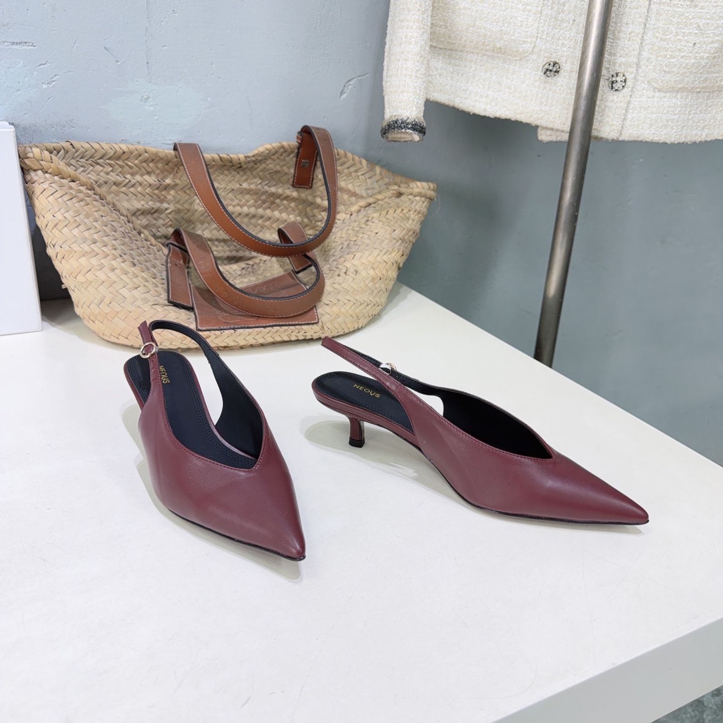 ¡Fábrica de alta calidad! Marca de moda de nicho 🔥NEOUS 26 ¡nuevas sandalias con punta en punta y tacón de gato de est…