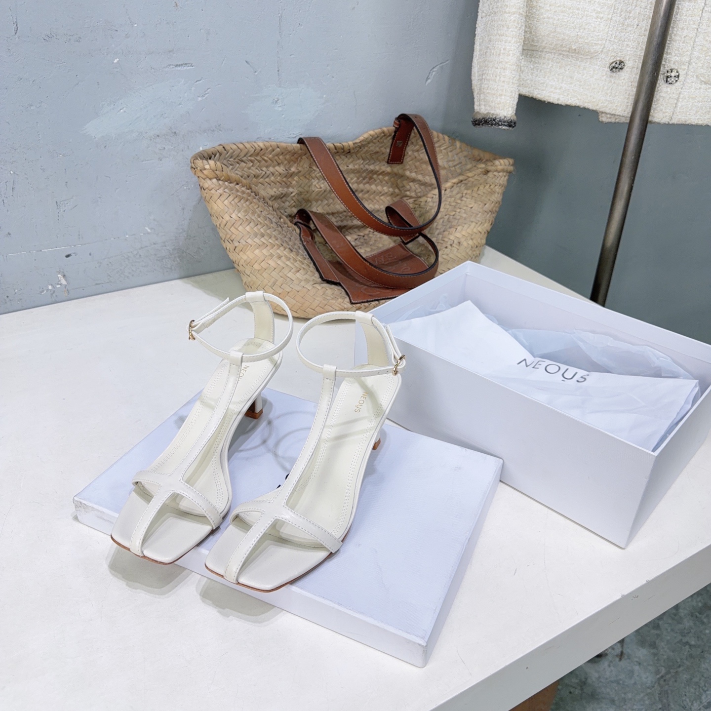 ¡Fábrica de alta calidad! Marca de moda de nicho 🔥NEOUS 26 ¡Sandalias simples de tacón alto con punta cuadrada para pr…