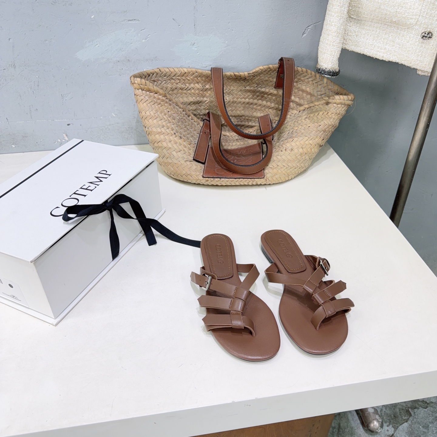 ¡Fábrica de alta calidad! Marca de moda de nicho 🔥Cotemp✨2026 primavera y verano nuevas pantuflas simples de tacón pla…