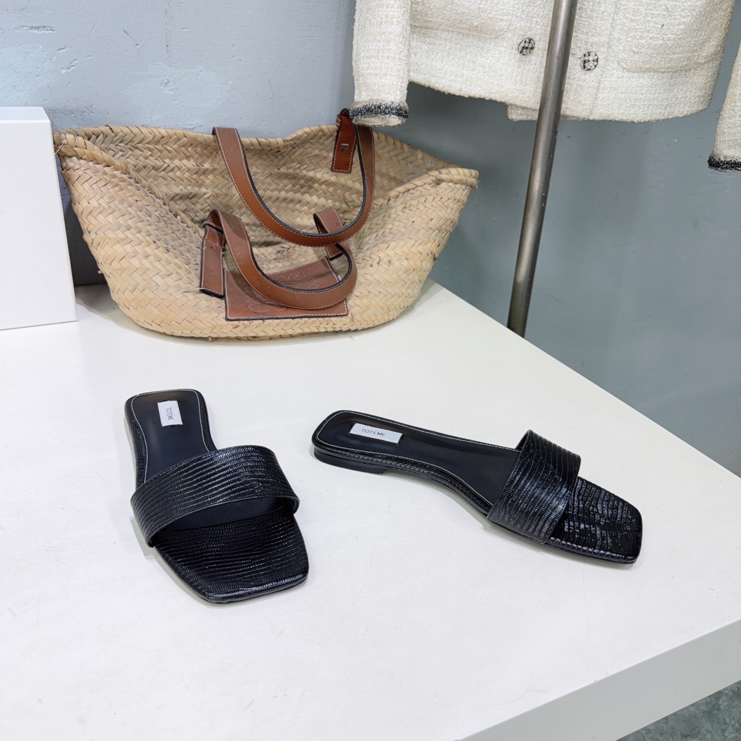 ¡Fábrica de alta calidad! Marca de moda de nicho 🔥TOTEME 26 nuevas pantuflas sencillas con tacón de gato y suela plana…