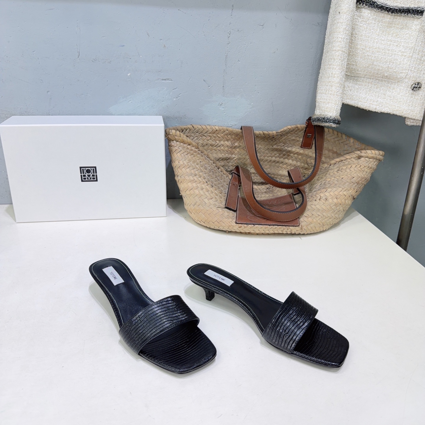 ¡Fábrica de alta calidad! Marca de moda de nicho 🔥TOTEME 26 nuevas pantuflas sencillas con tacón de gato y suela plana…