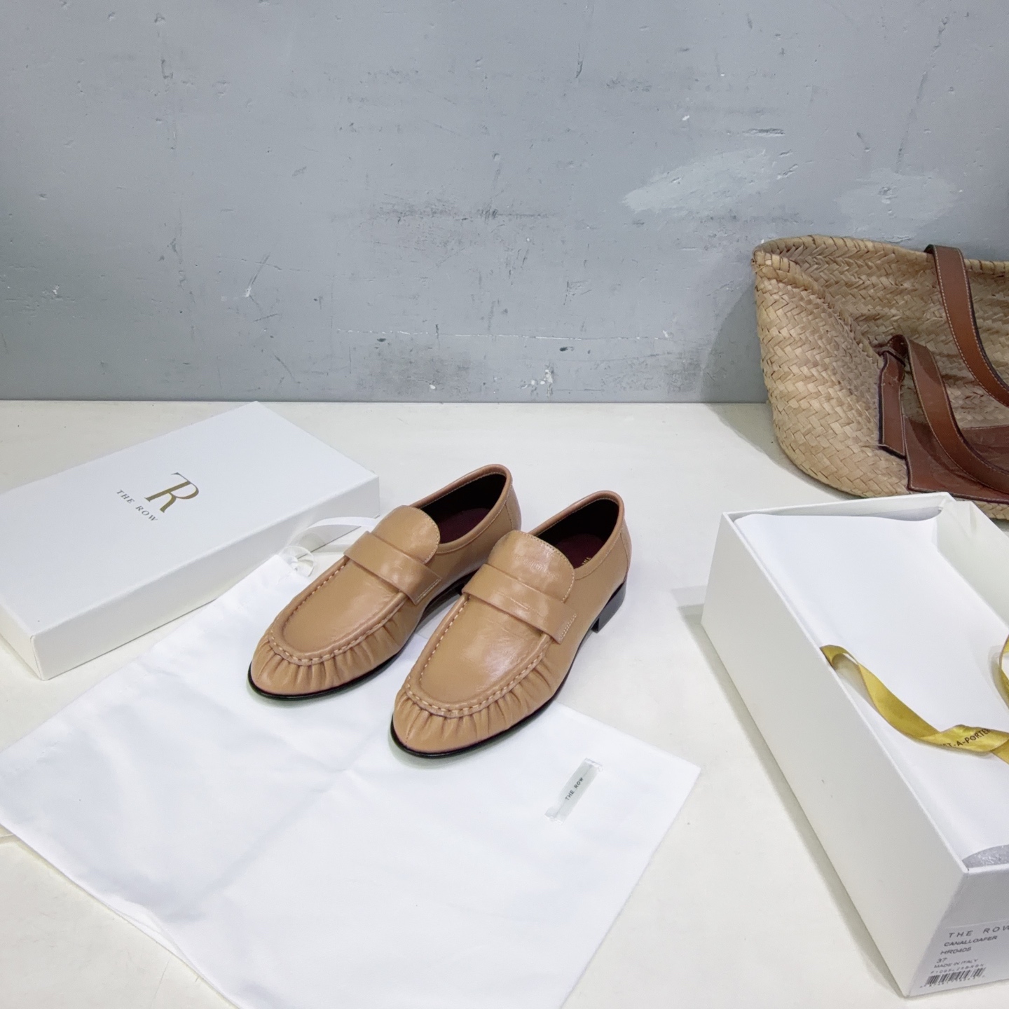 ¡Fábrica de alta calidad! Marca de moda de nicho 🔥 ¡La serie de mocasines modernos retro unisex con patrón de anguila …