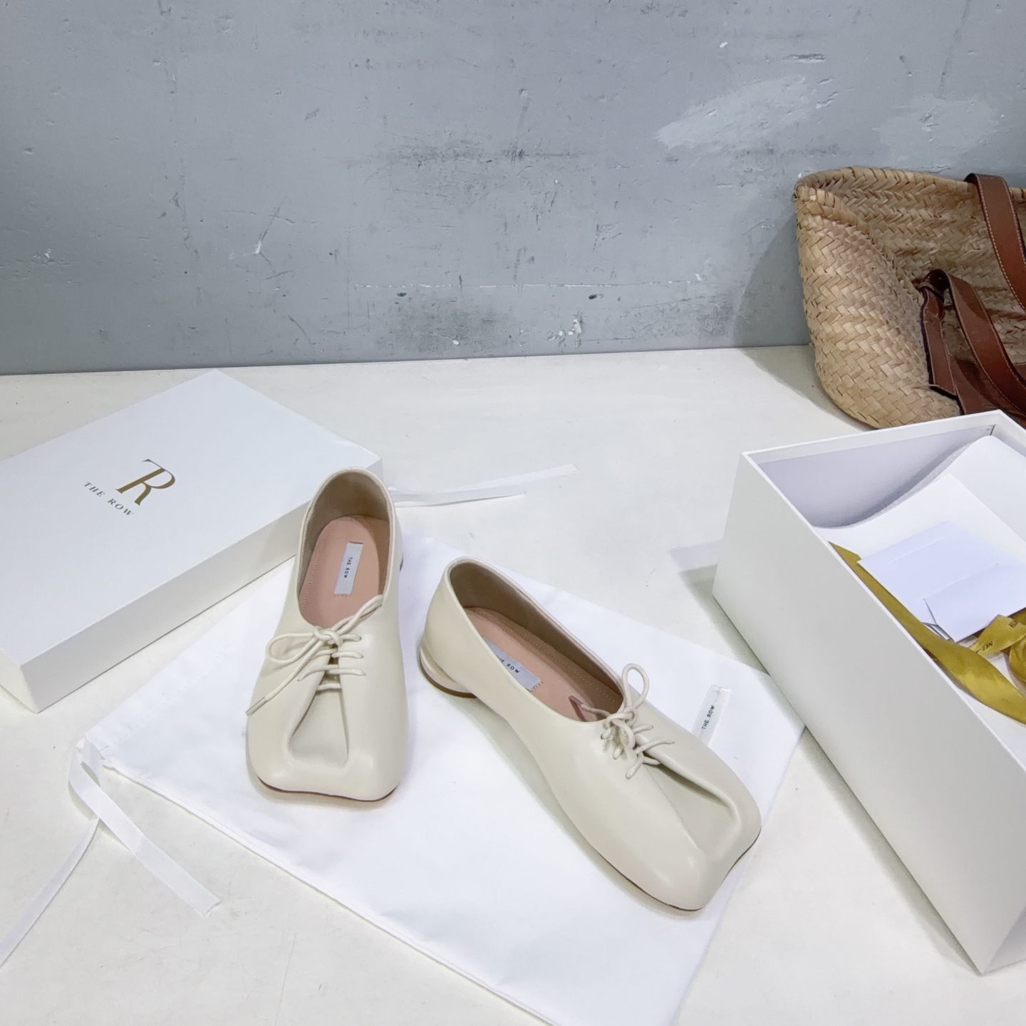 ¡Fábrica de alta calidad! Marca de moda de nicho 🔥 The Row 26 nuevos mocasines con cordones y tacón plano con punta re…