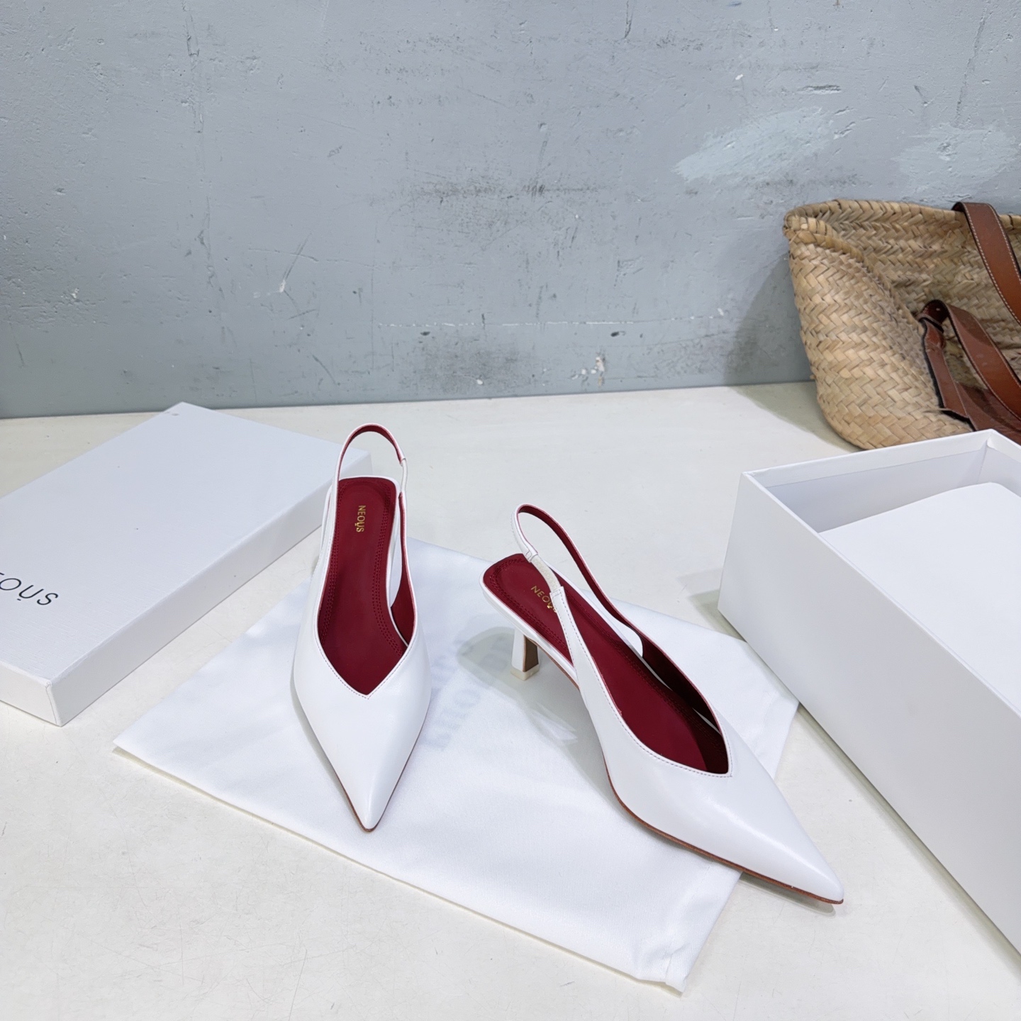 ¡Fábrica de alta calidad! Marca de moda de nicho 🔥NEOUS 26 ¡nuevas sandalias con punta en punta y tacón de gato de est…