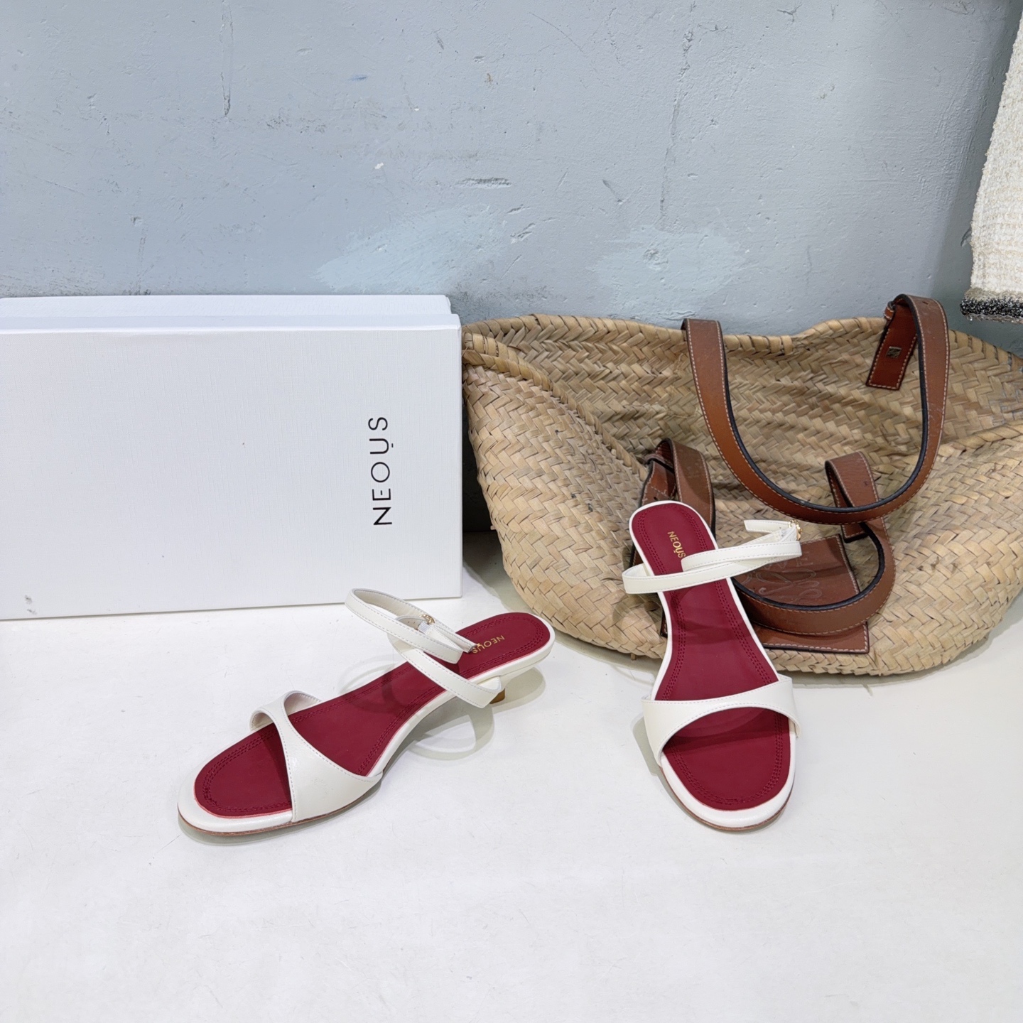 ¡Fábrica de alta calidad! Marca de moda de nicho 🔥NEOUS 26 ¡sandalias simples con tacón de gato para primavera y veran…